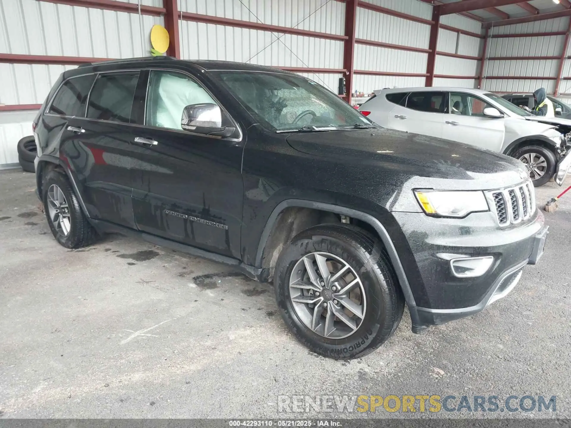 1 Photograph of a damaged car 1C4RJFBG2MC754779 JEEP GRAND CHEROKEE 2021