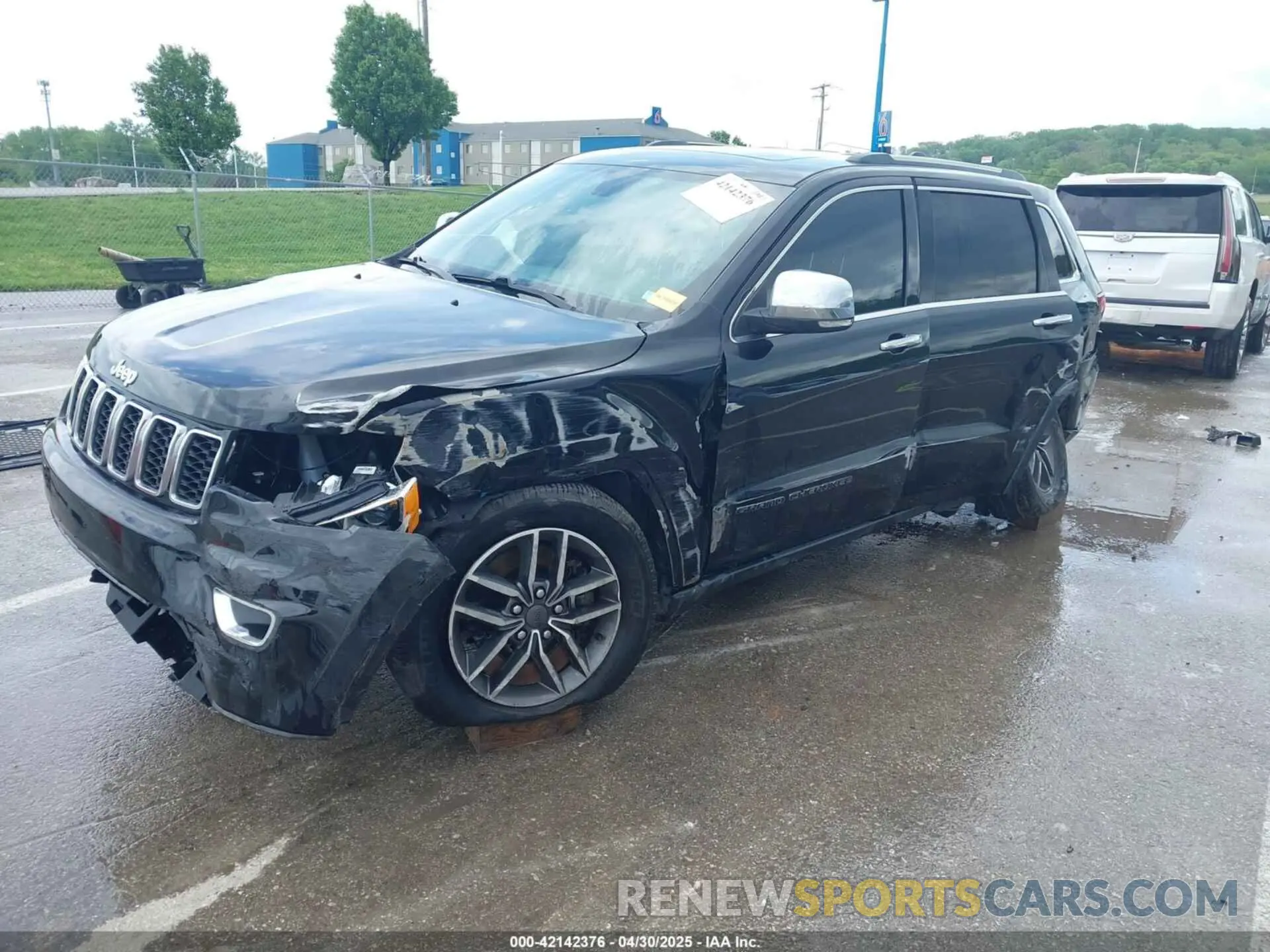 2 Photograph of a damaged car 1C4RJFBG2MC776068 JEEP GRAND CHEROKEE 2021
