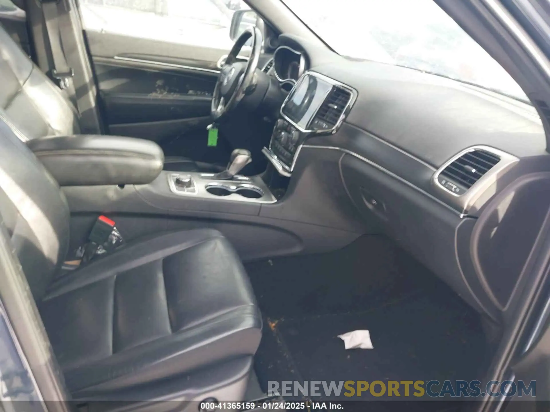 5 Photograph of a damaged car 1C4RJFBG2MC780783 JEEP GRAND CHEROKEE 2021