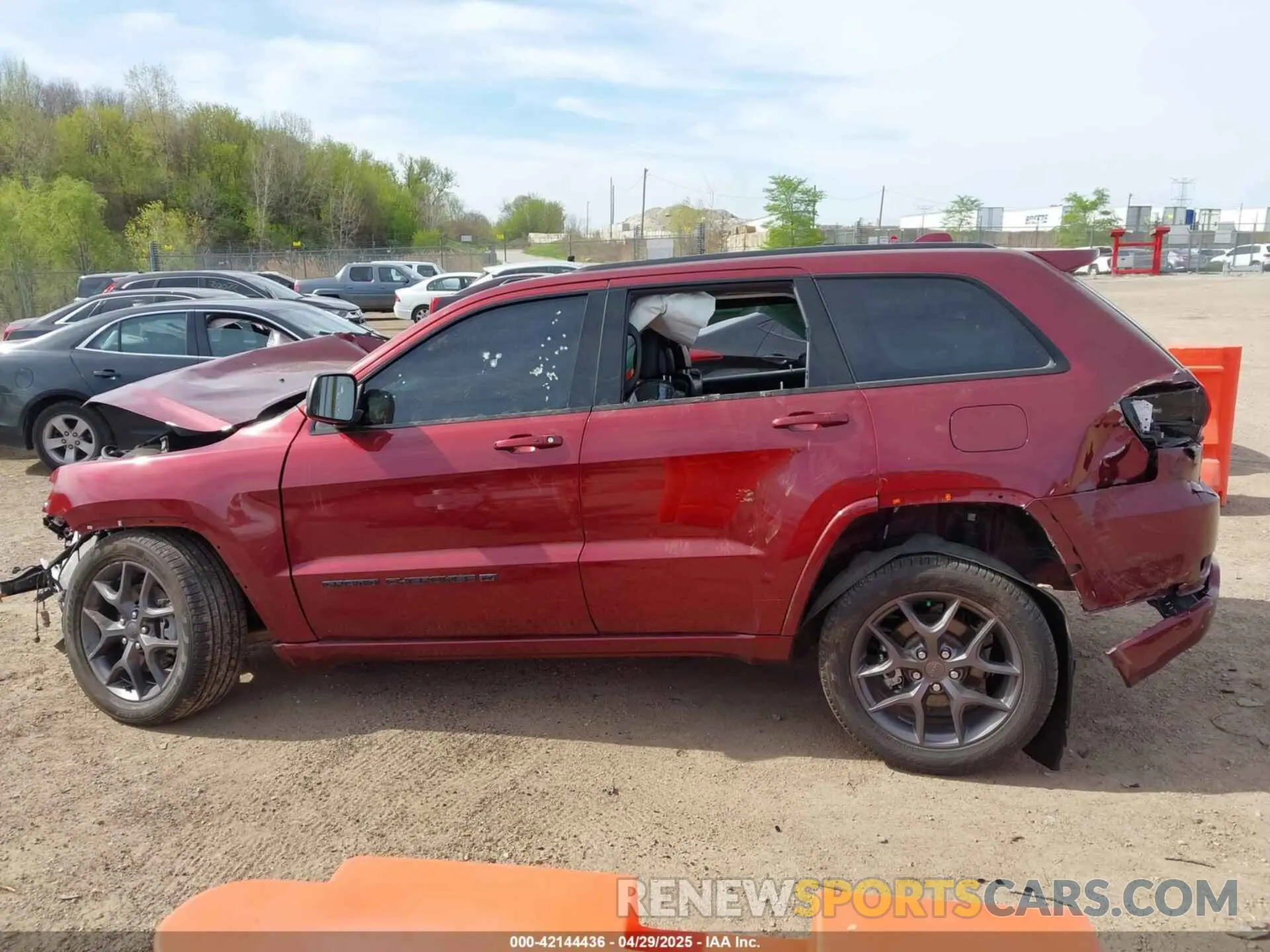 15 Photograph of a damaged car 1C4RJFBG2MC858107 JEEP GRAND CHEROKEE 2021
