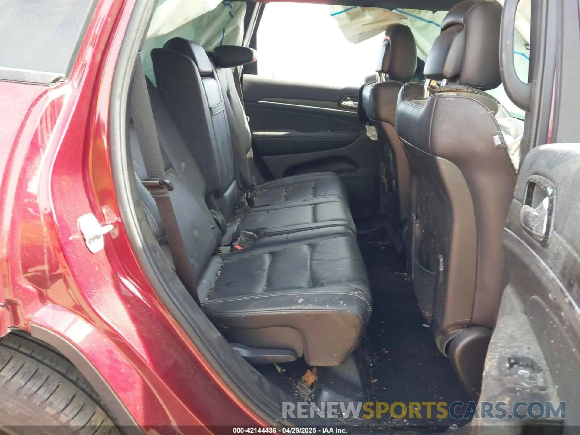 8 Photograph of a damaged car 1C4RJFBG2MC858107 JEEP GRAND CHEROKEE 2021