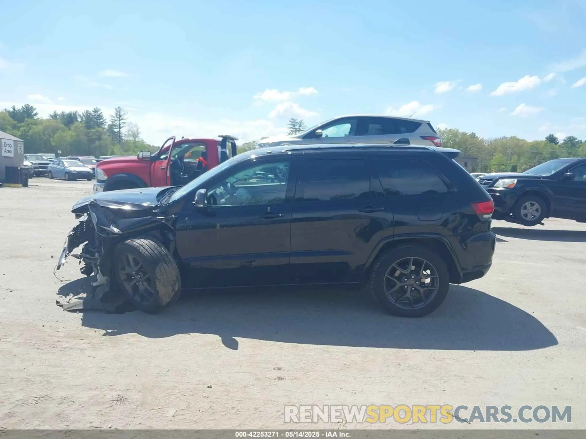 14 Photograph of a damaged car 1C4RJFBG3MC559693 JEEP GRAND CHEROKEE 2021