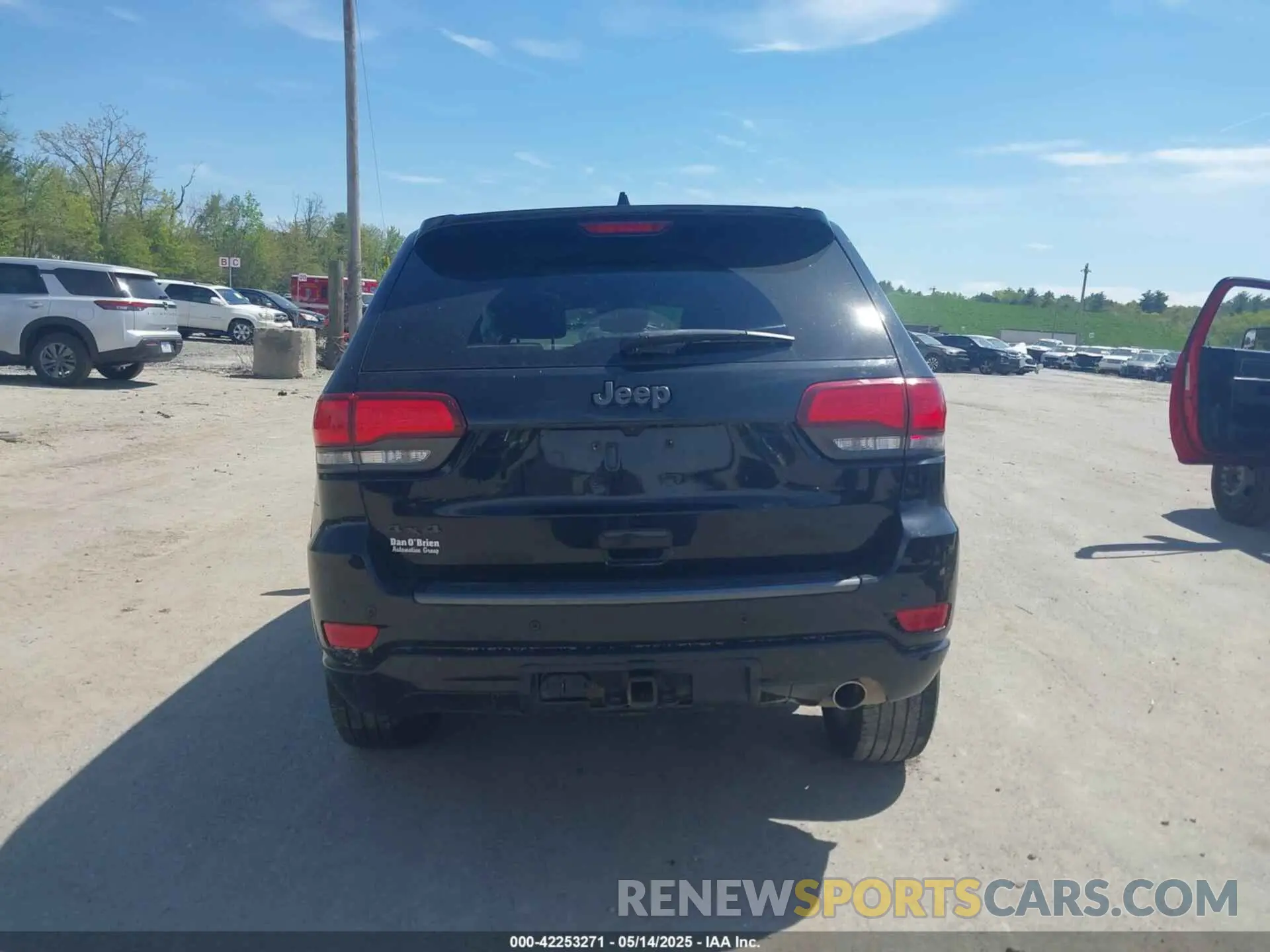 16 Photograph of a damaged car 1C4RJFBG3MC559693 JEEP GRAND CHEROKEE 2021