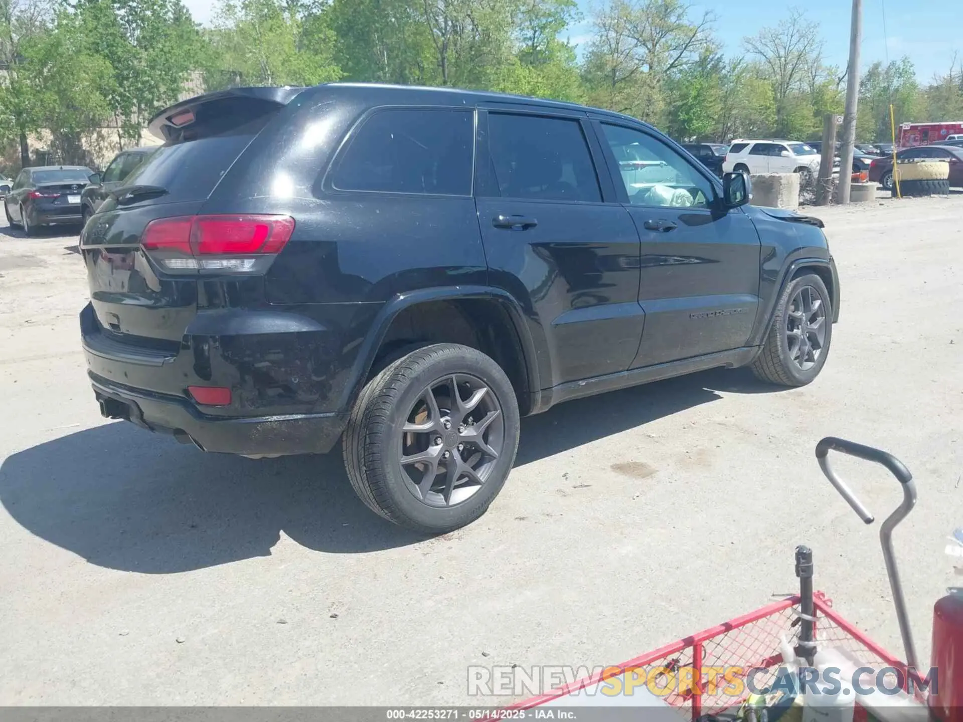 4 Photograph of a damaged car 1C4RJFBG3MC559693 JEEP GRAND CHEROKEE 2021