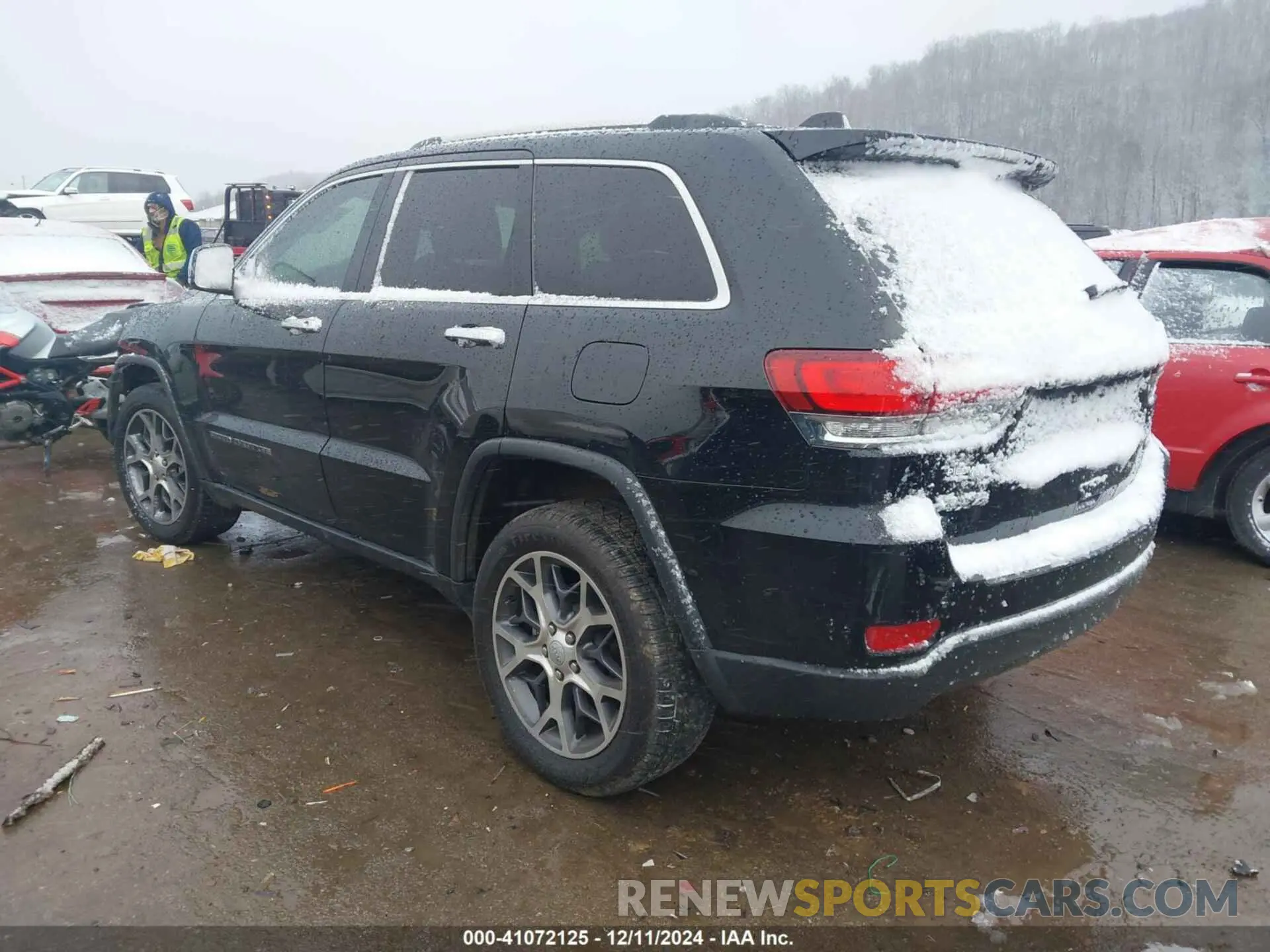 3 Photograph of a damaged car 1C4RJFBG4MC510082 JEEP GRAND CHEROKEE 2021