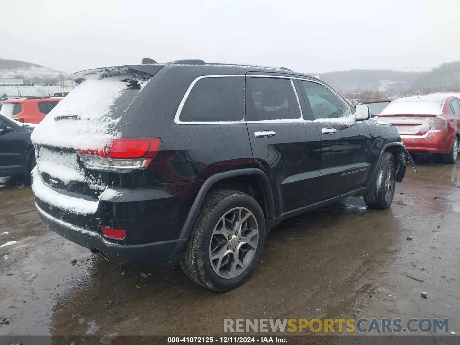 4 Photograph of a damaged car 1C4RJFBG4MC510082 JEEP GRAND CHEROKEE 2021