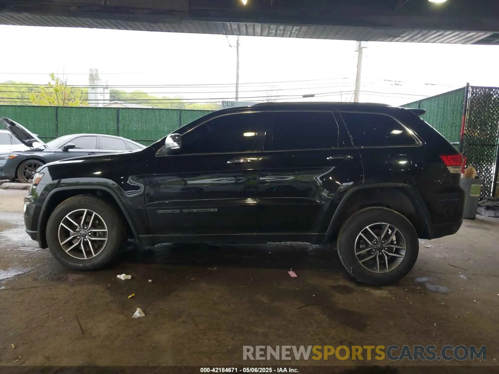 15 Photograph of a damaged car 1C4RJFBG4MC532471 JEEP GRAND CHEROKEE 2021
