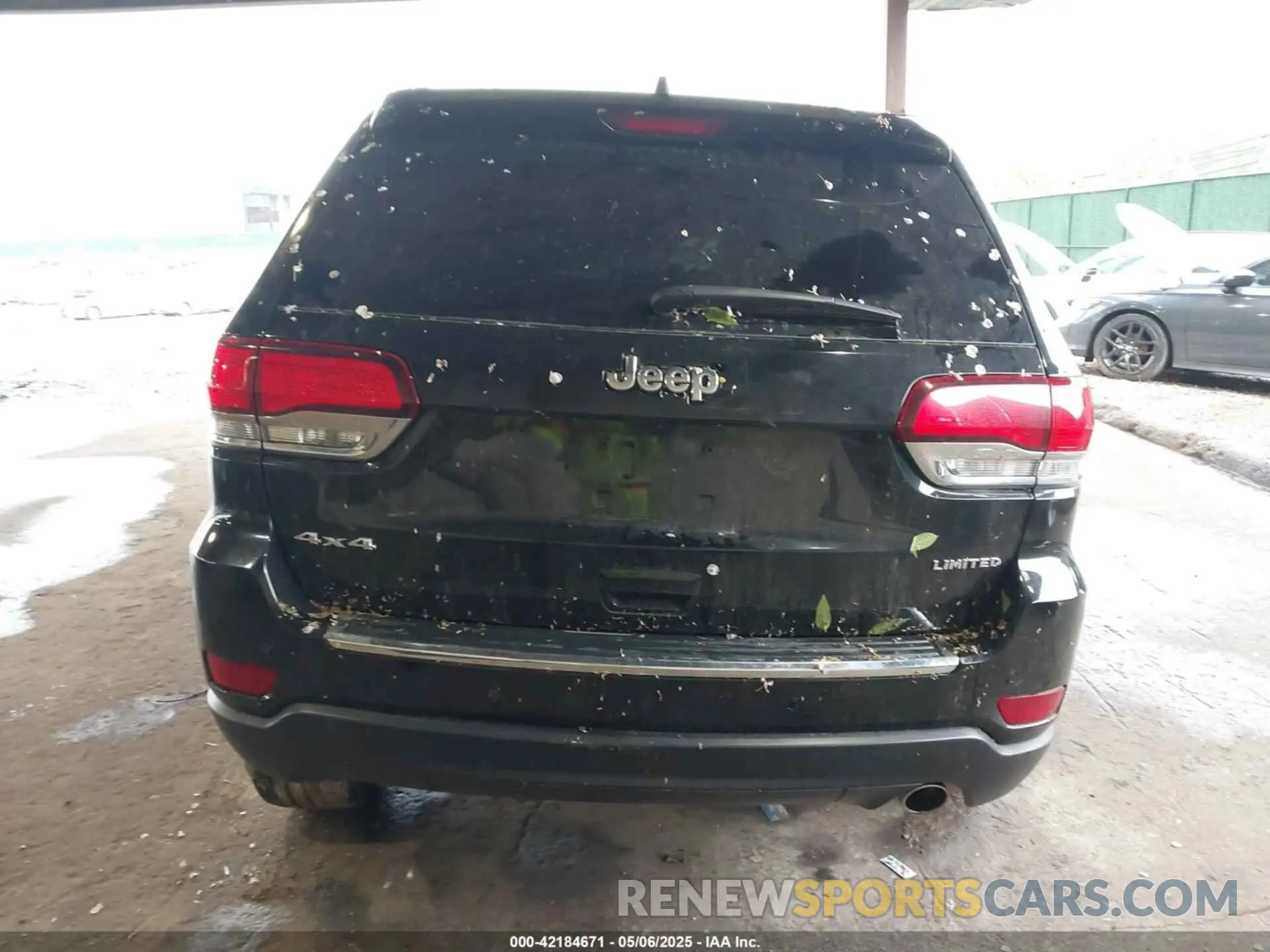 17 Photograph of a damaged car 1C4RJFBG4MC532471 JEEP GRAND CHEROKEE 2021