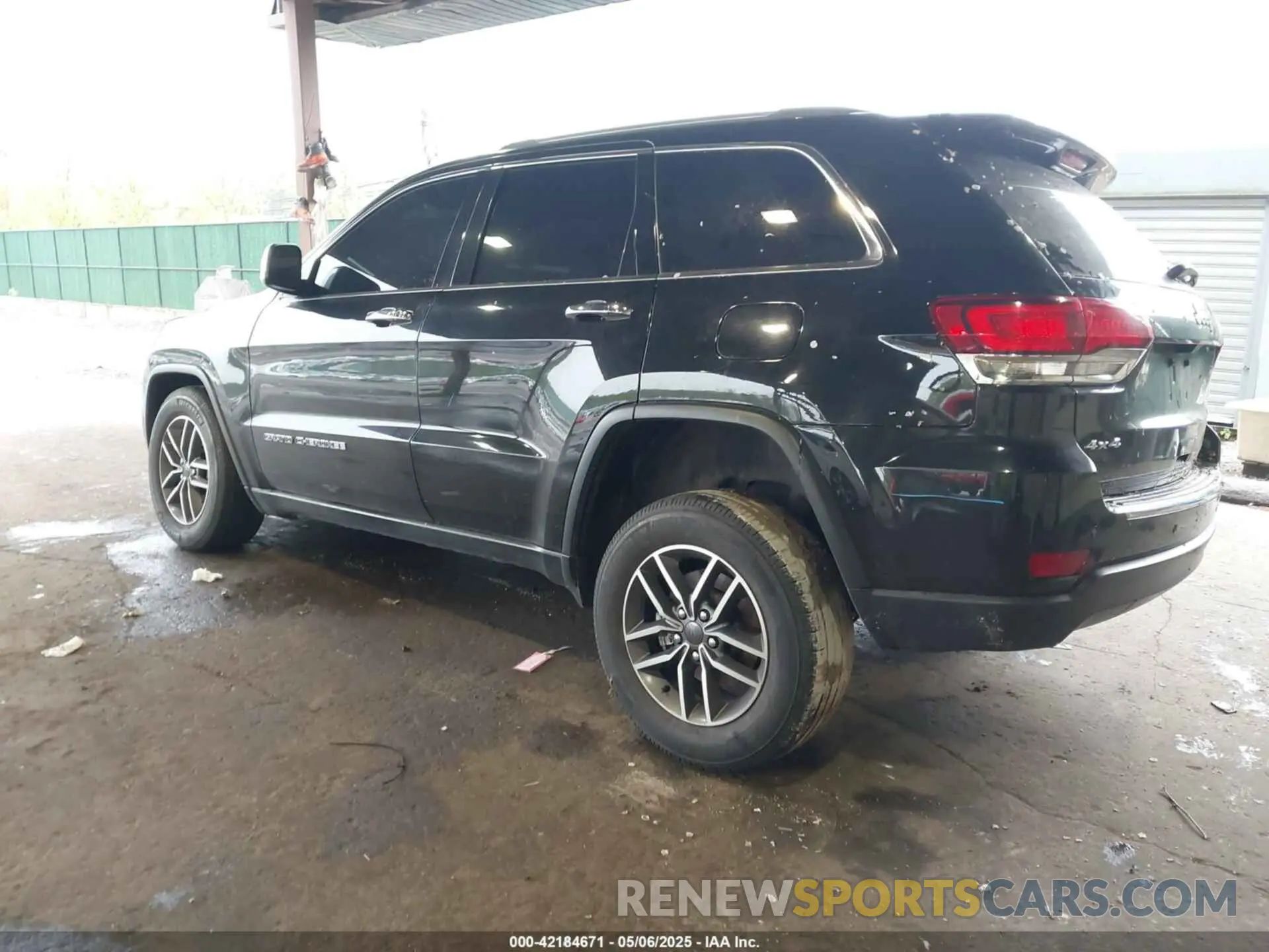 3 Photograph of a damaged car 1C4RJFBG4MC532471 JEEP GRAND CHEROKEE 2021