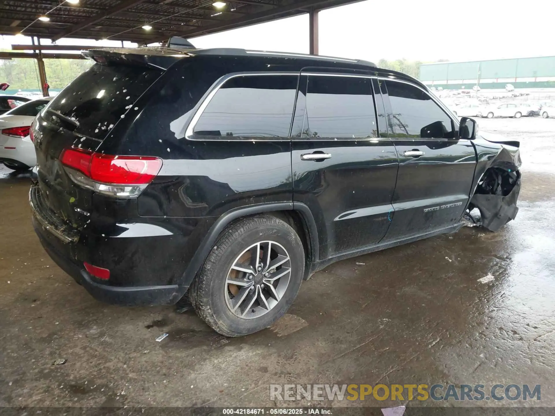 4 Photograph of a damaged car 1C4RJFBG4MC532471 JEEP GRAND CHEROKEE 2021