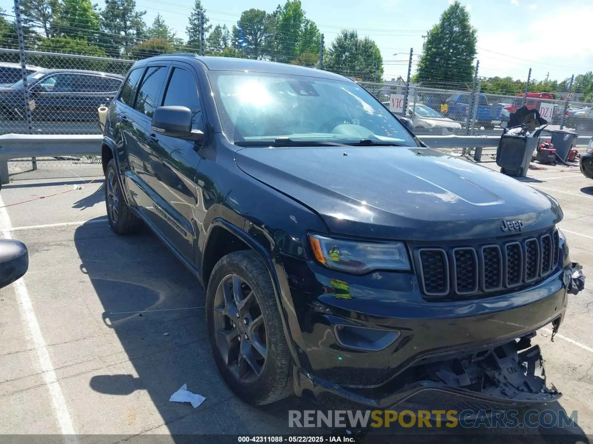 1 Photograph of a damaged car 1C4RJFBG4MC666557 JEEP GRAND CHEROKEE 2021