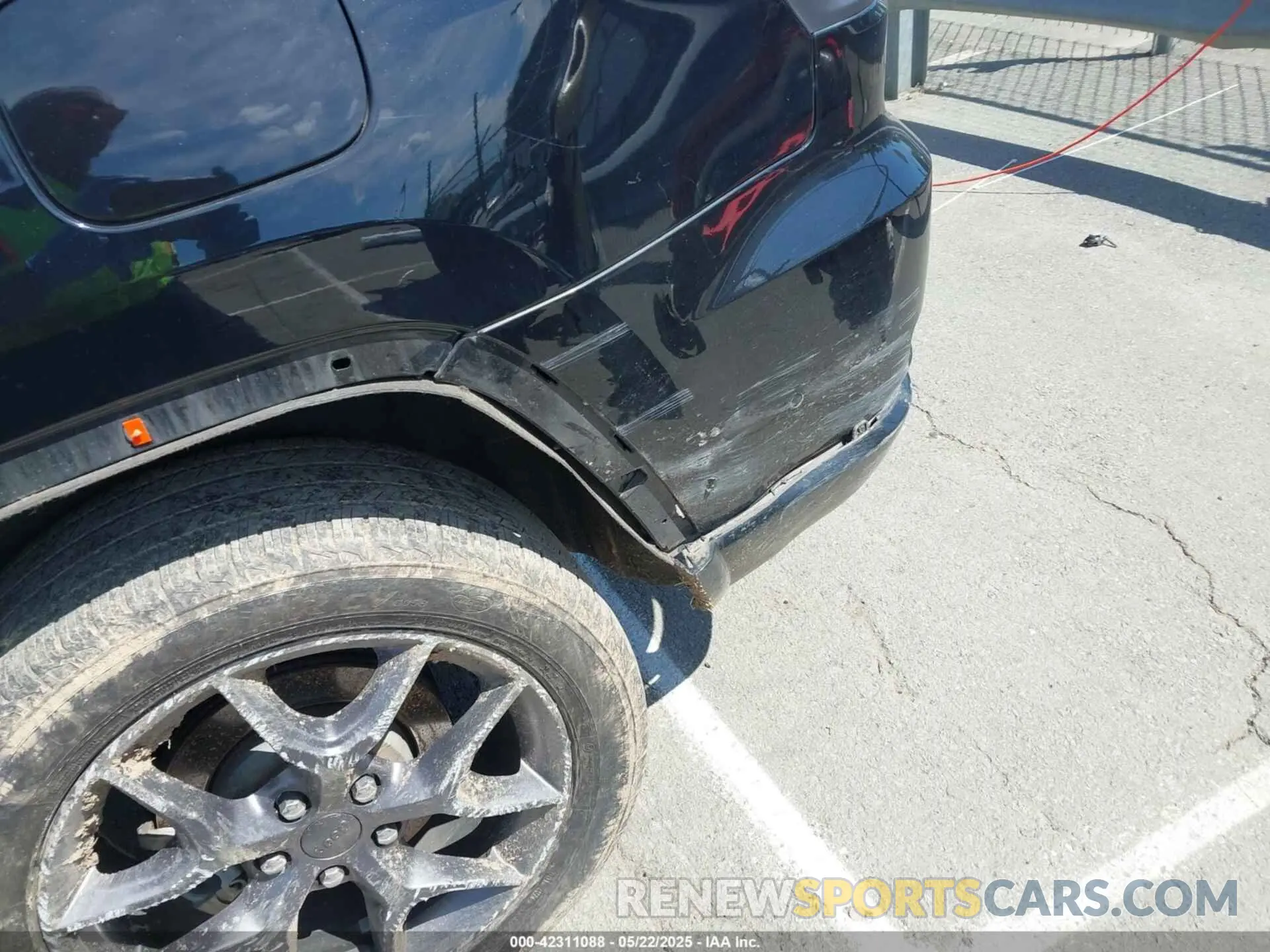 18 Photograph of a damaged car 1C4RJFBG4MC666557 JEEP GRAND CHEROKEE 2021