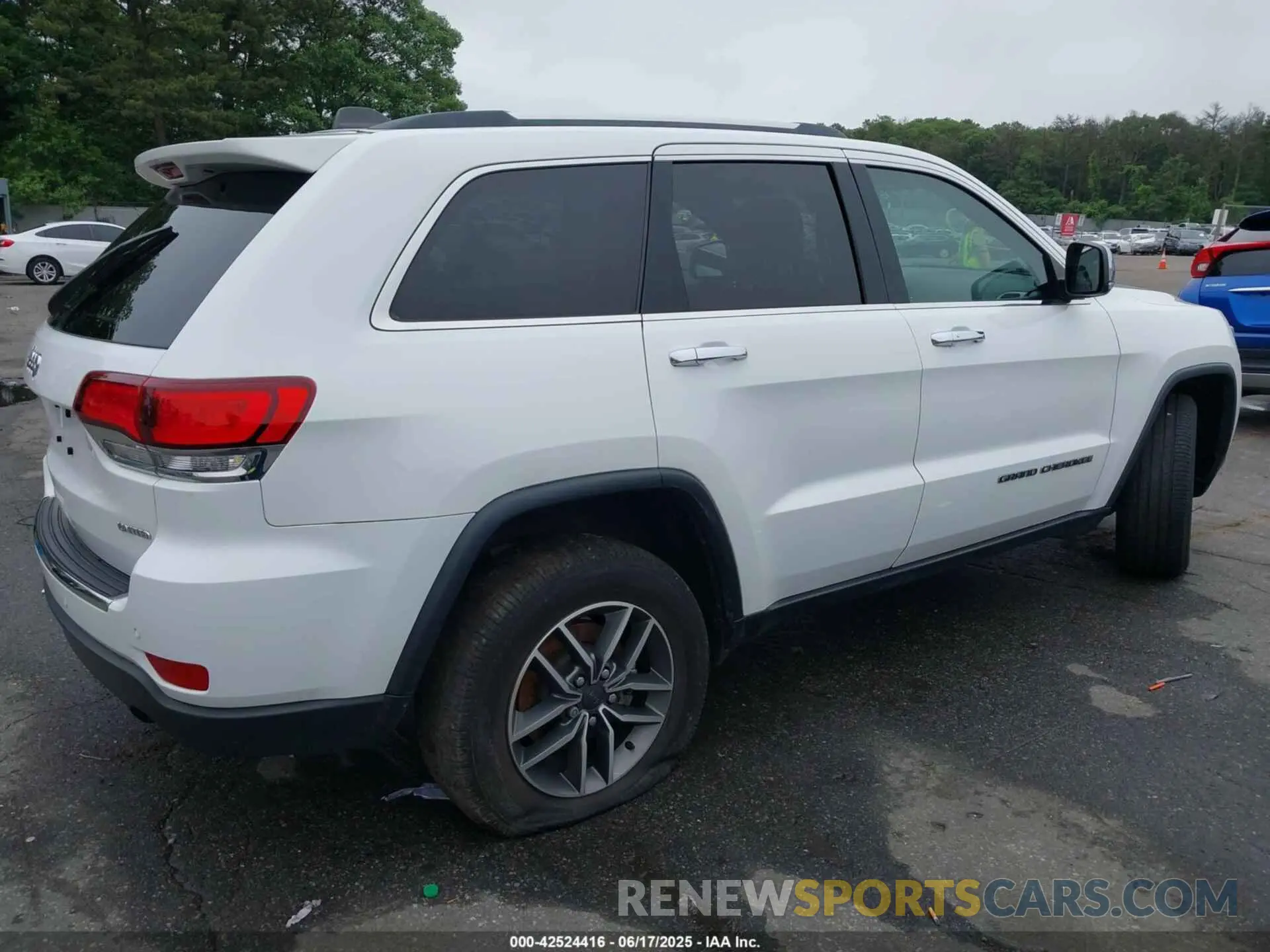 4 Photograph of a damaged car 1C4RJFBG4MC754895 JEEP GRAND CHEROKEE 2021