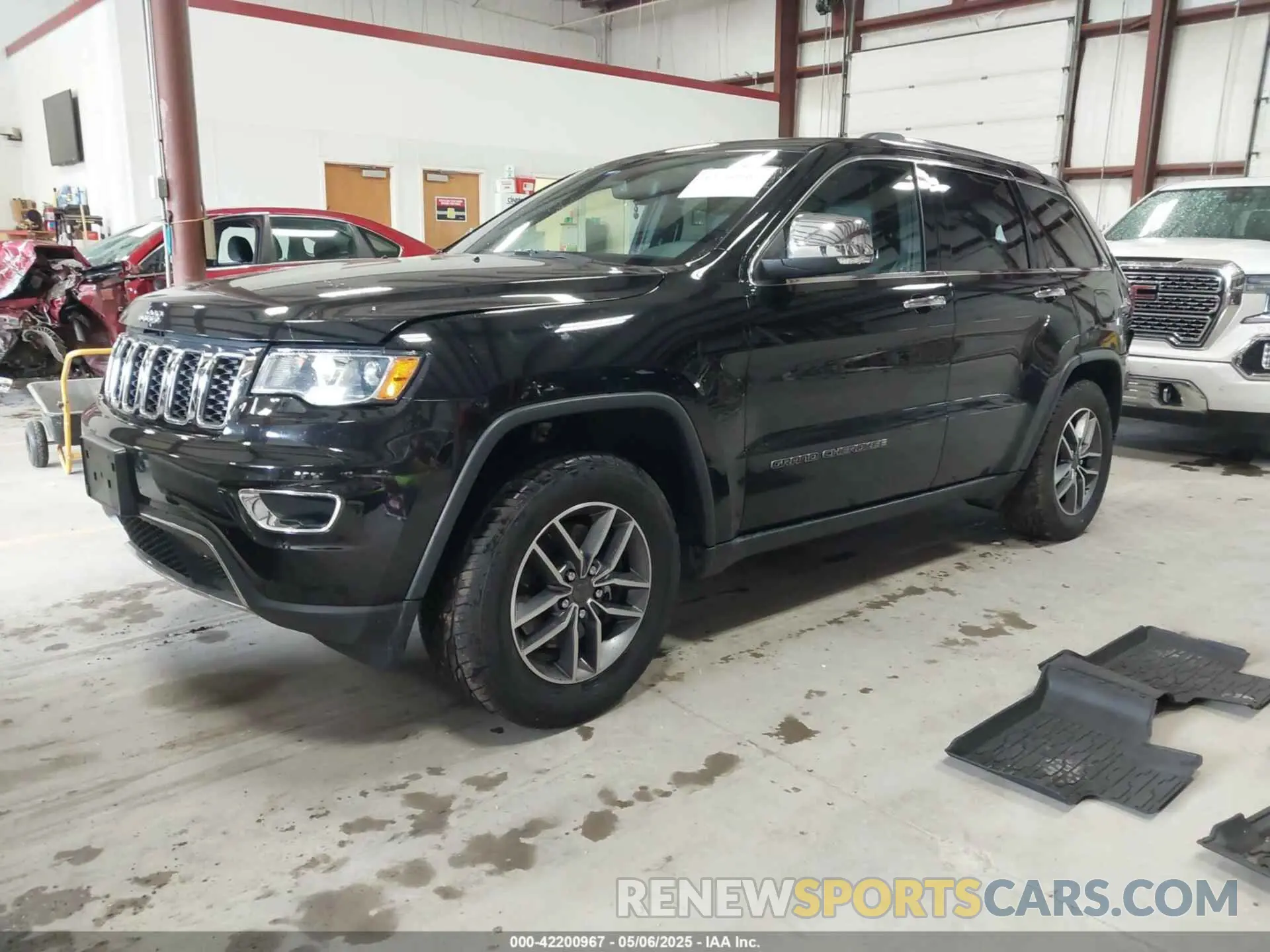2 Photograph of a damaged car 1C4RJFBG4MC808700 JEEP GRAND CHEROKEE 2021