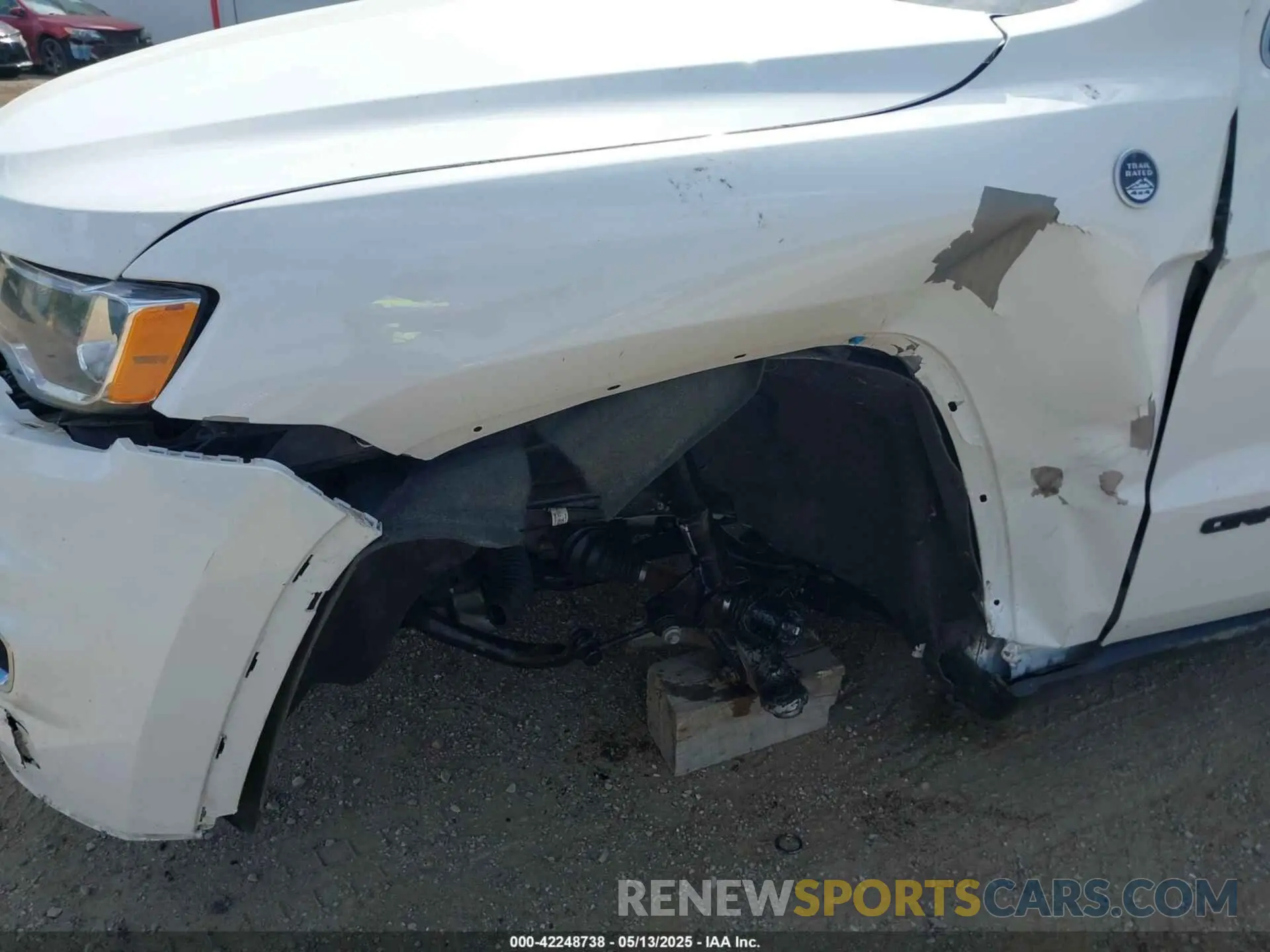 6 Photograph of a damaged car 1C4RJFBG5MC674182 JEEP GRAND CHEROKEE 2021
