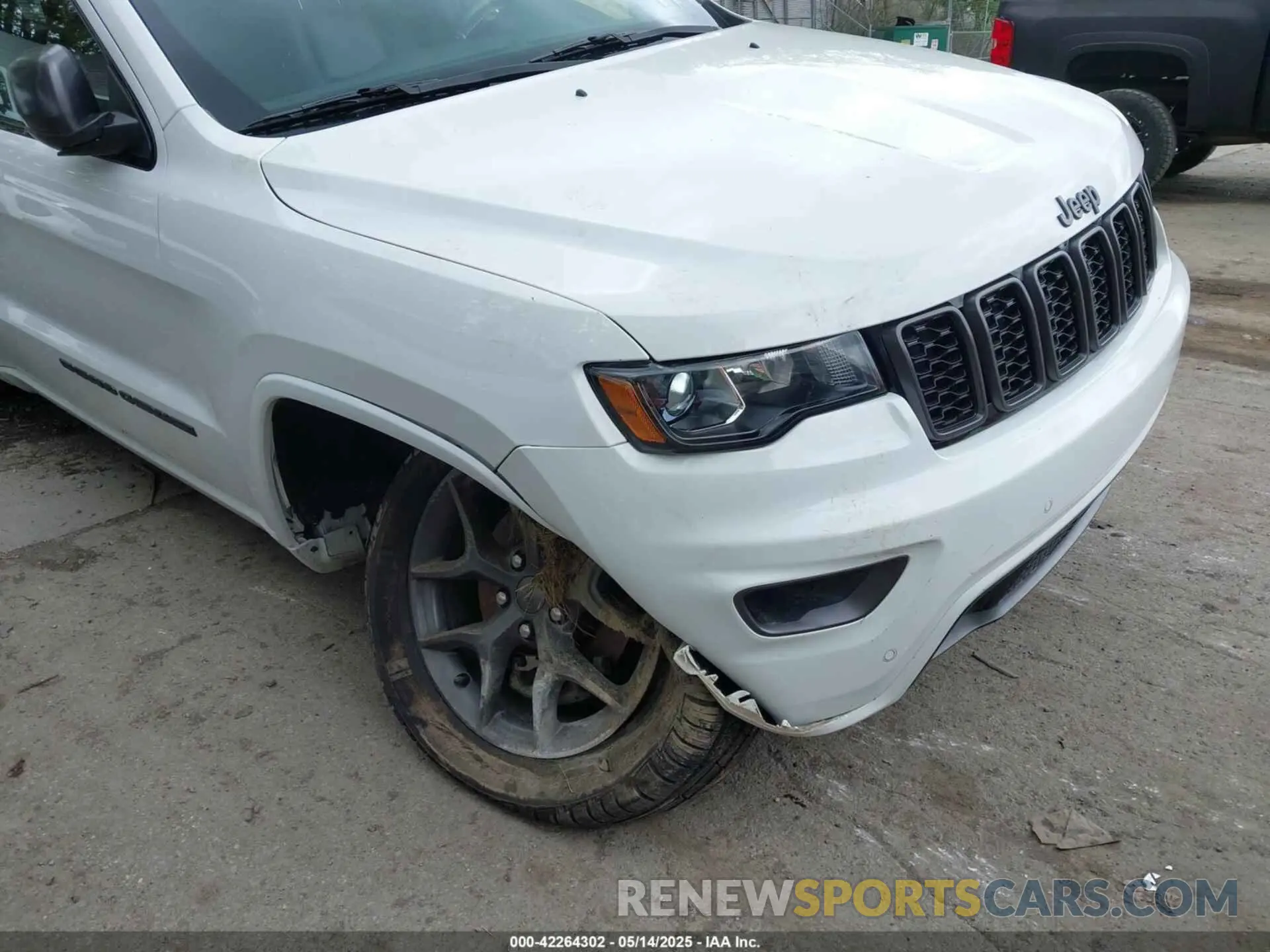 6 Photograph of a damaged car 1C4RJFBG5MC729312 JEEP GRAND CHEROKEE 2021