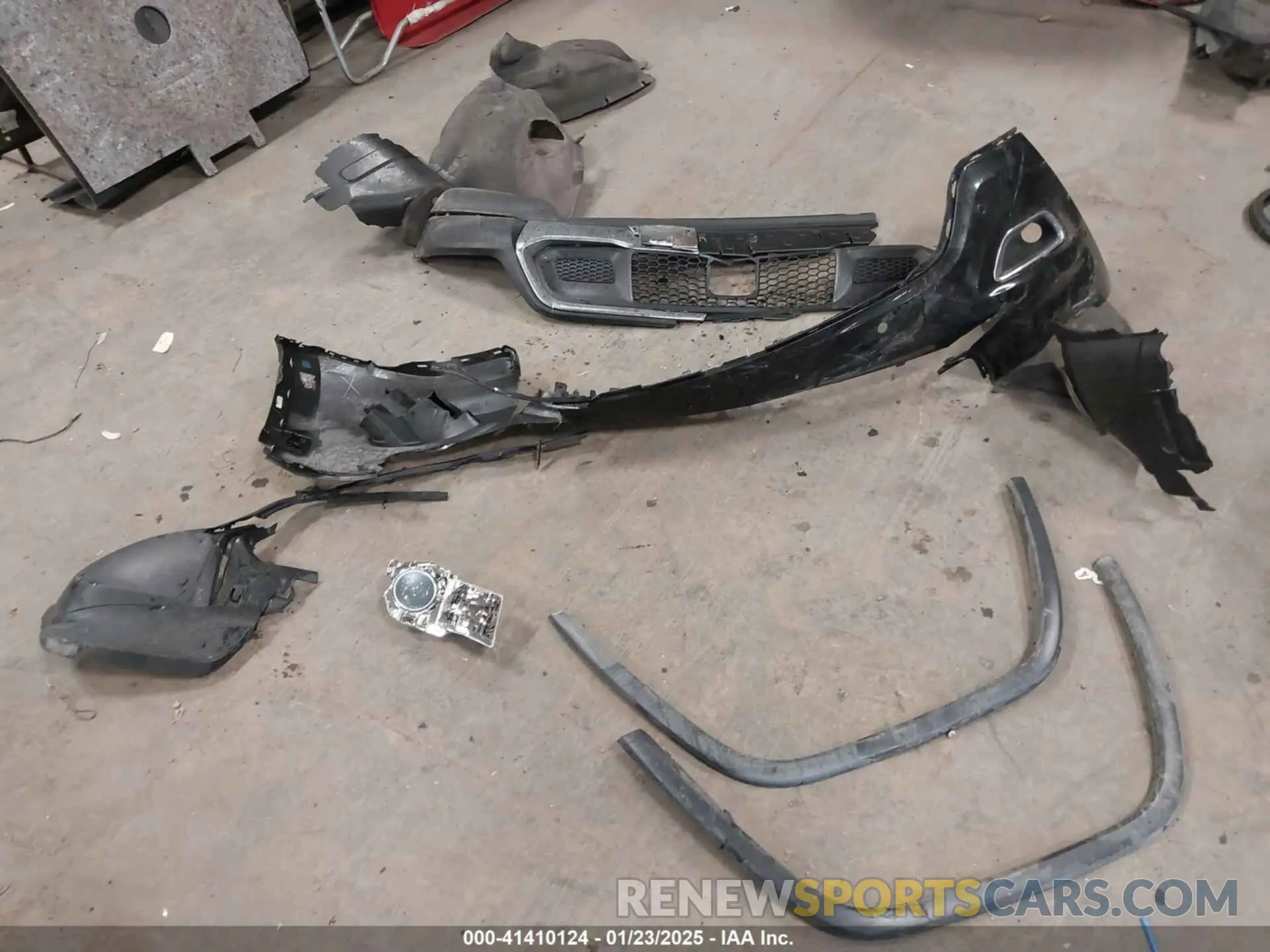 12 Photograph of a damaged car 1C4RJFBG5MC732694 JEEP GRAND CHEROKEE 2021
