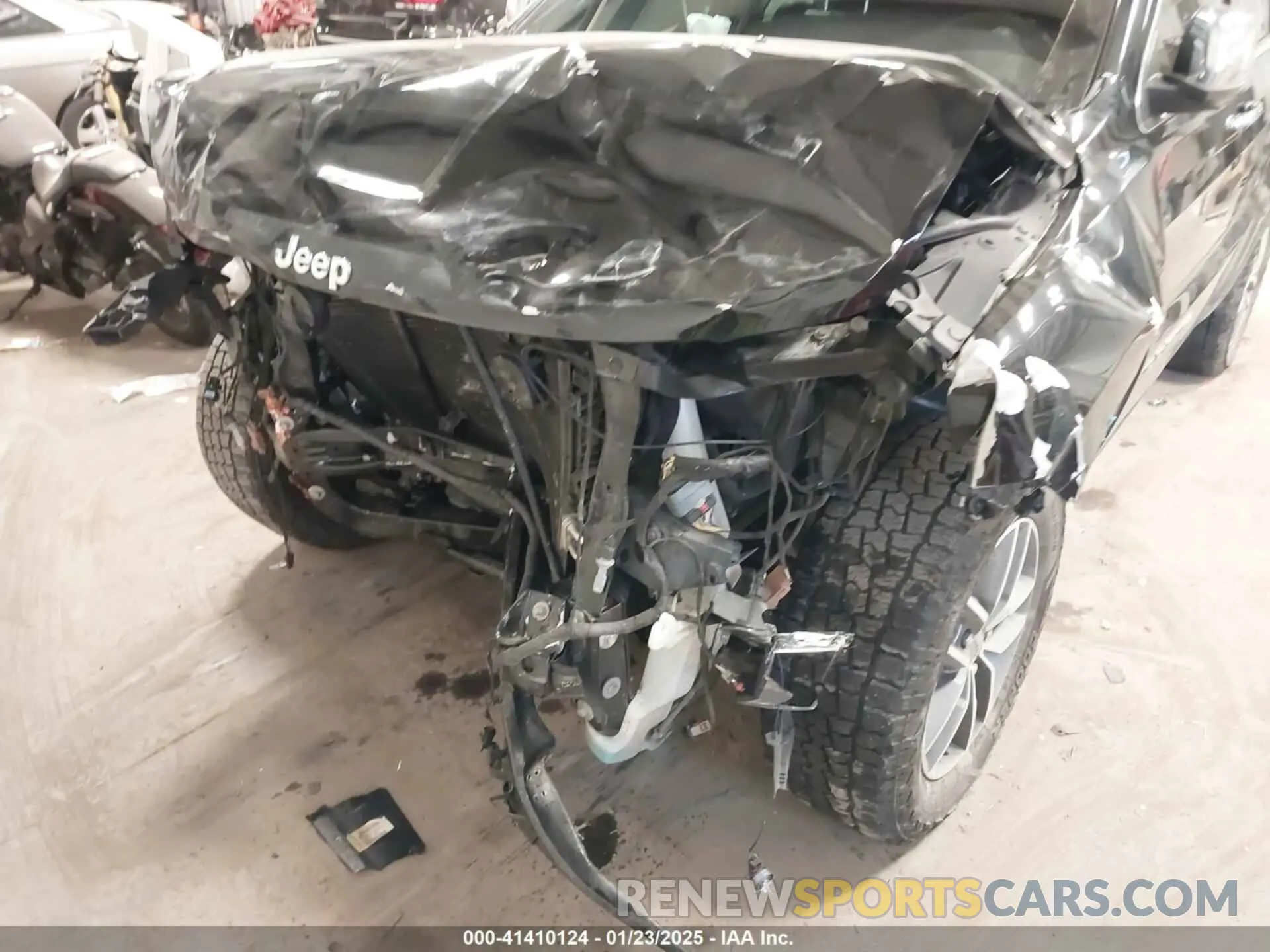 6 Photograph of a damaged car 1C4RJFBG5MC732694 JEEP GRAND CHEROKEE 2021