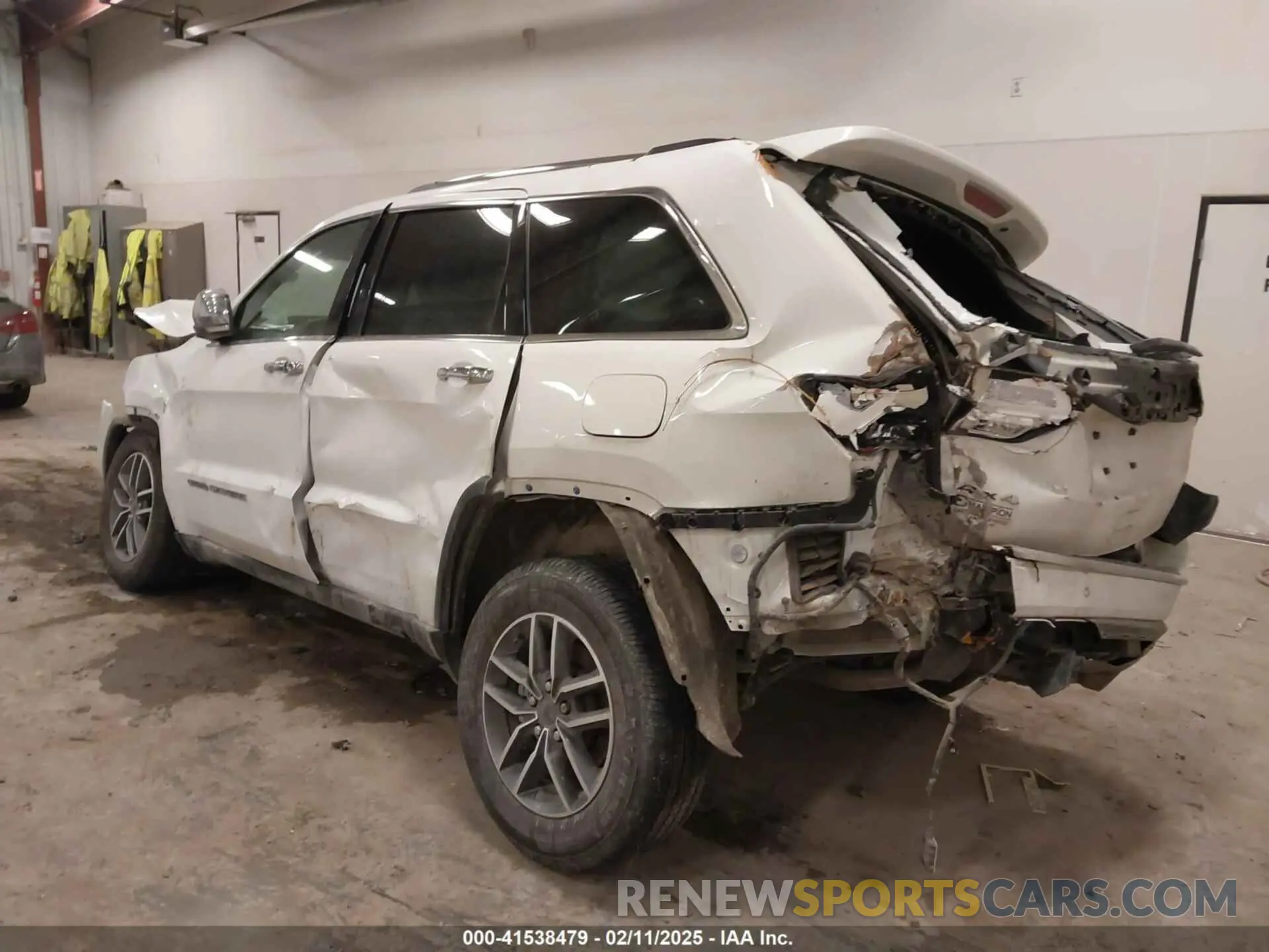 3 Photograph of a damaged car 1C4RJFBG5MC857128 JEEP GRAND CHEROKEE 2021