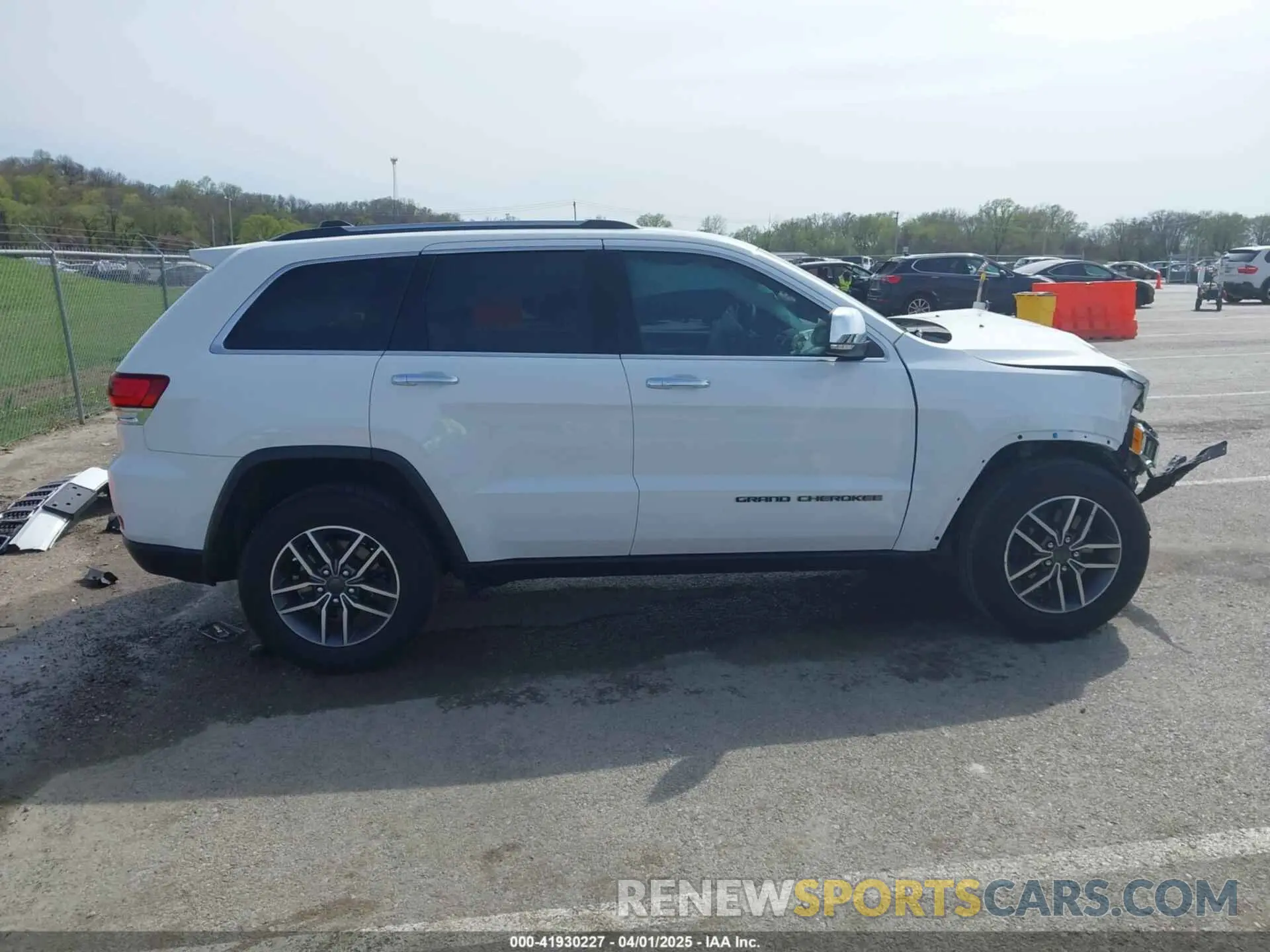 14 Photograph of a damaged car 1C4RJFBG6MC583762 JEEP GRAND CHEROKEE 2021