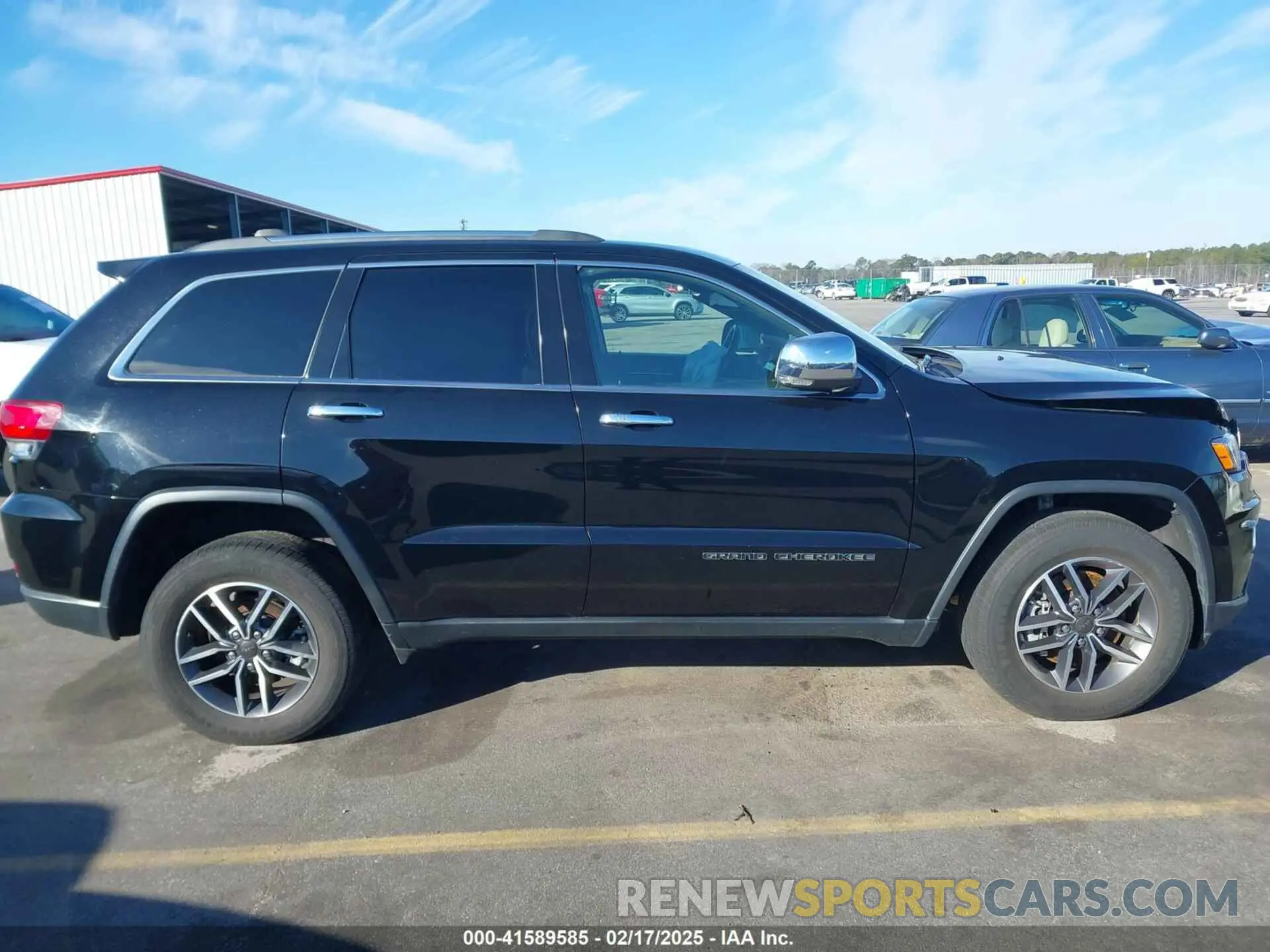 13 Photograph of a damaged car 1C4RJFBG6MC666396 JEEP GRAND CHEROKEE 2021