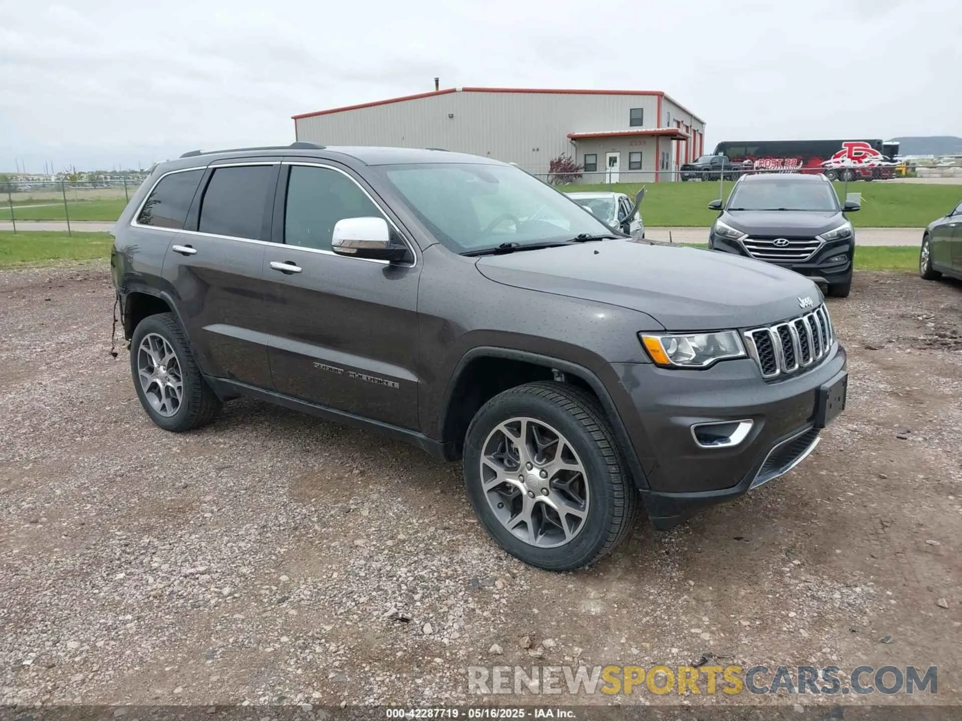 1 Photograph of a damaged car 1C4RJFBG6MC687281 JEEP GRAND CHEROKEE 2021