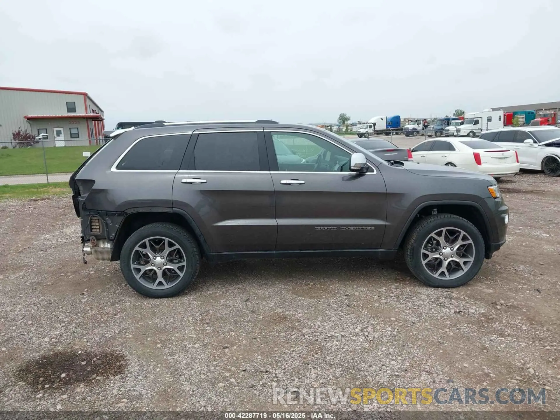 14 Photograph of a damaged car 1C4RJFBG6MC687281 JEEP GRAND CHEROKEE 2021