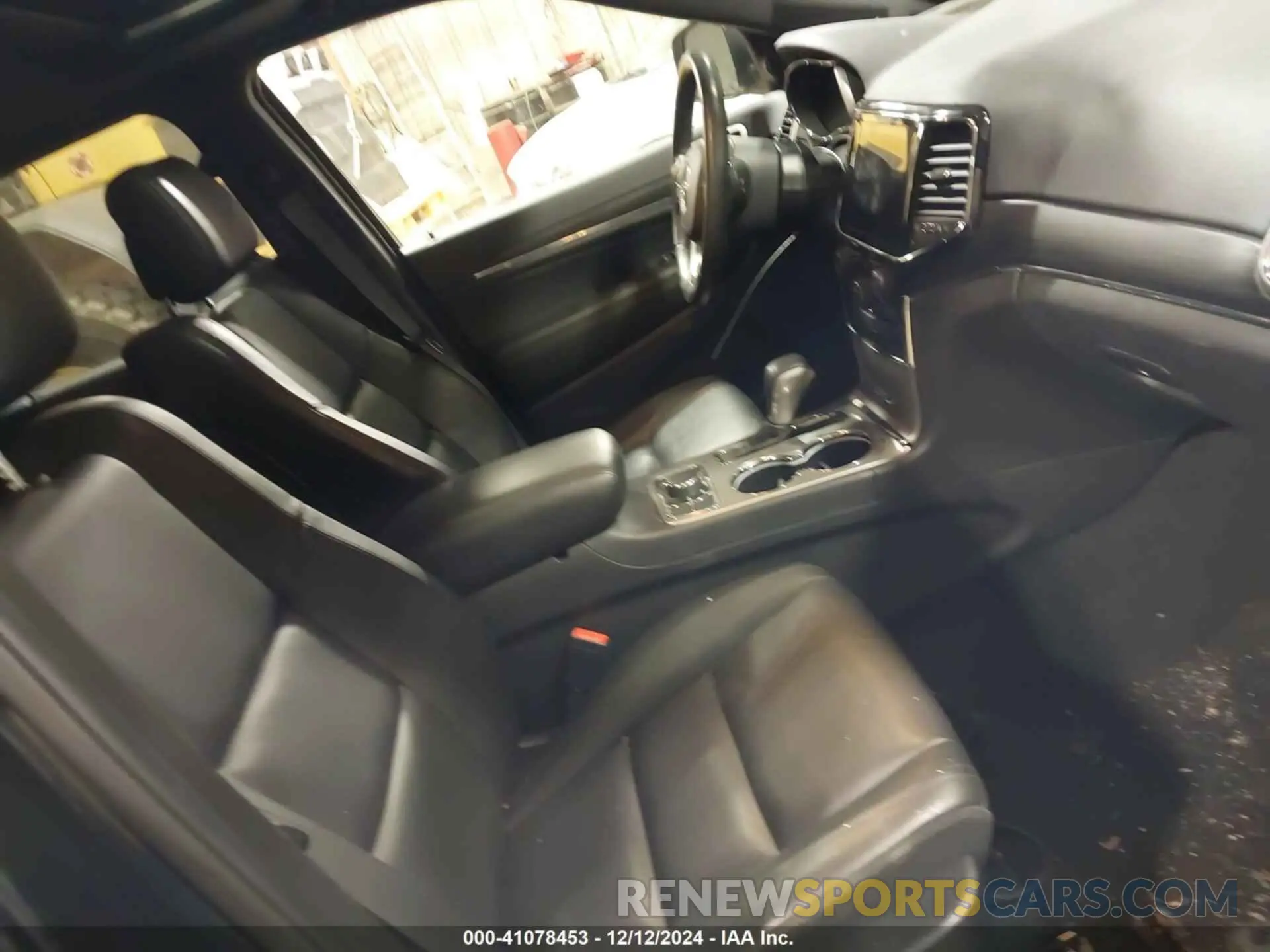 5 Photograph of a damaged car 1C4RJFBG6MC749343 JEEP GRAND CHEROKEE 2021
