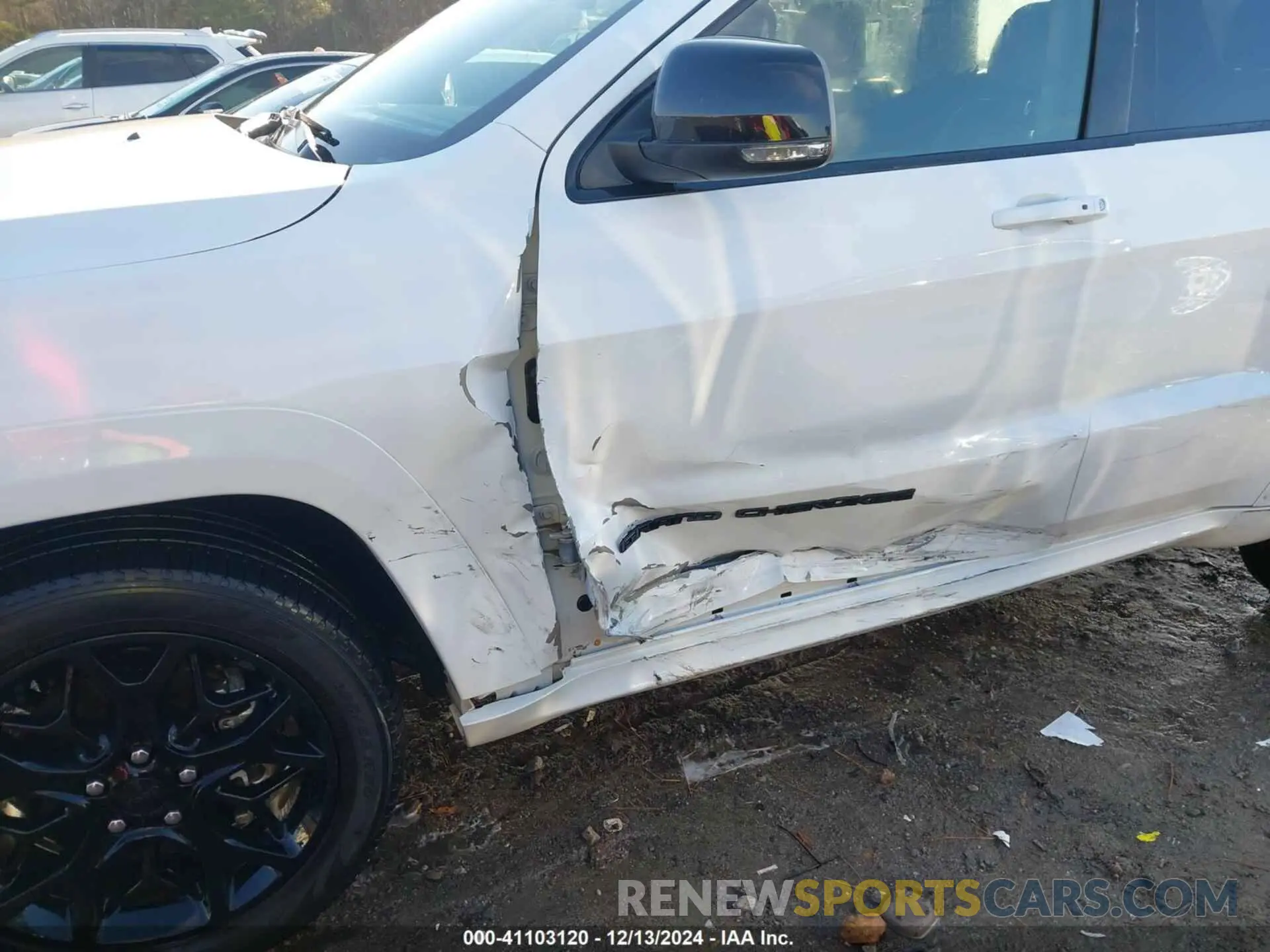 6 Photograph of a damaged car 1C4RJFBG6MC767860 JEEP GRAND CHEROKEE 2021