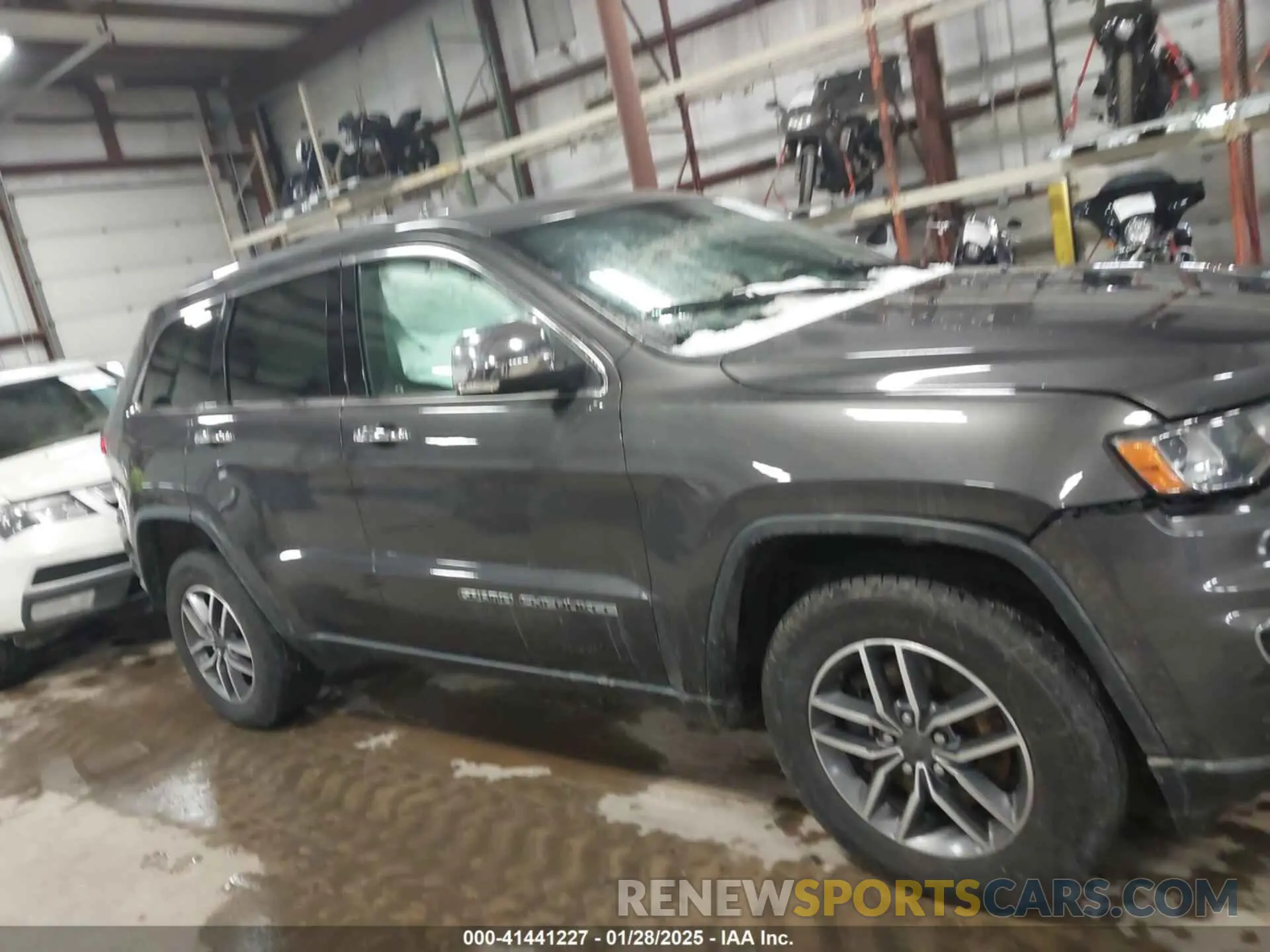 13 Photograph of a damaged car 1C4RJFBG7MC513588 JEEP GRAND CHEROKEE 2021