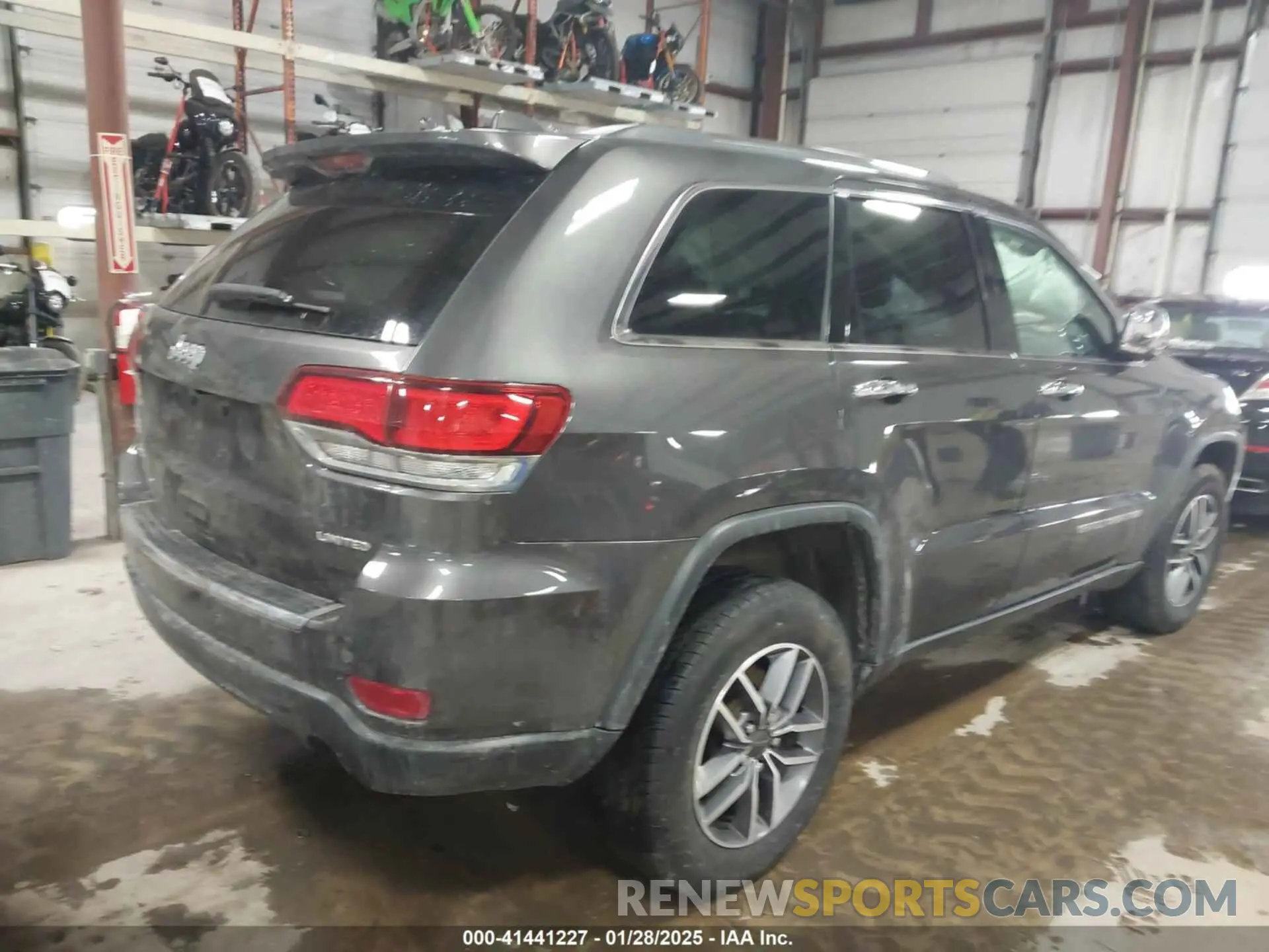 4 Photograph of a damaged car 1C4RJFBG7MC513588 JEEP GRAND CHEROKEE 2021