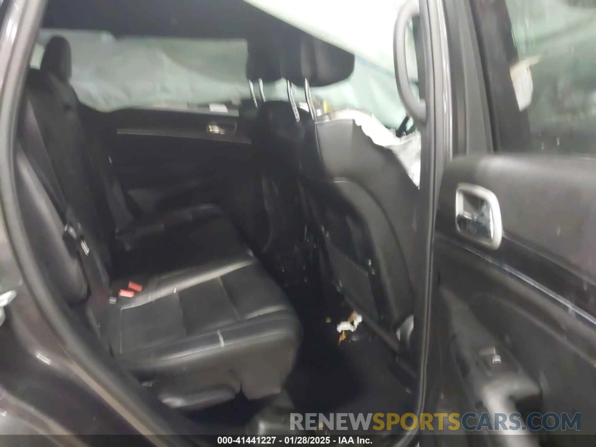 8 Photograph of a damaged car 1C4RJFBG7MC513588 JEEP GRAND CHEROKEE 2021