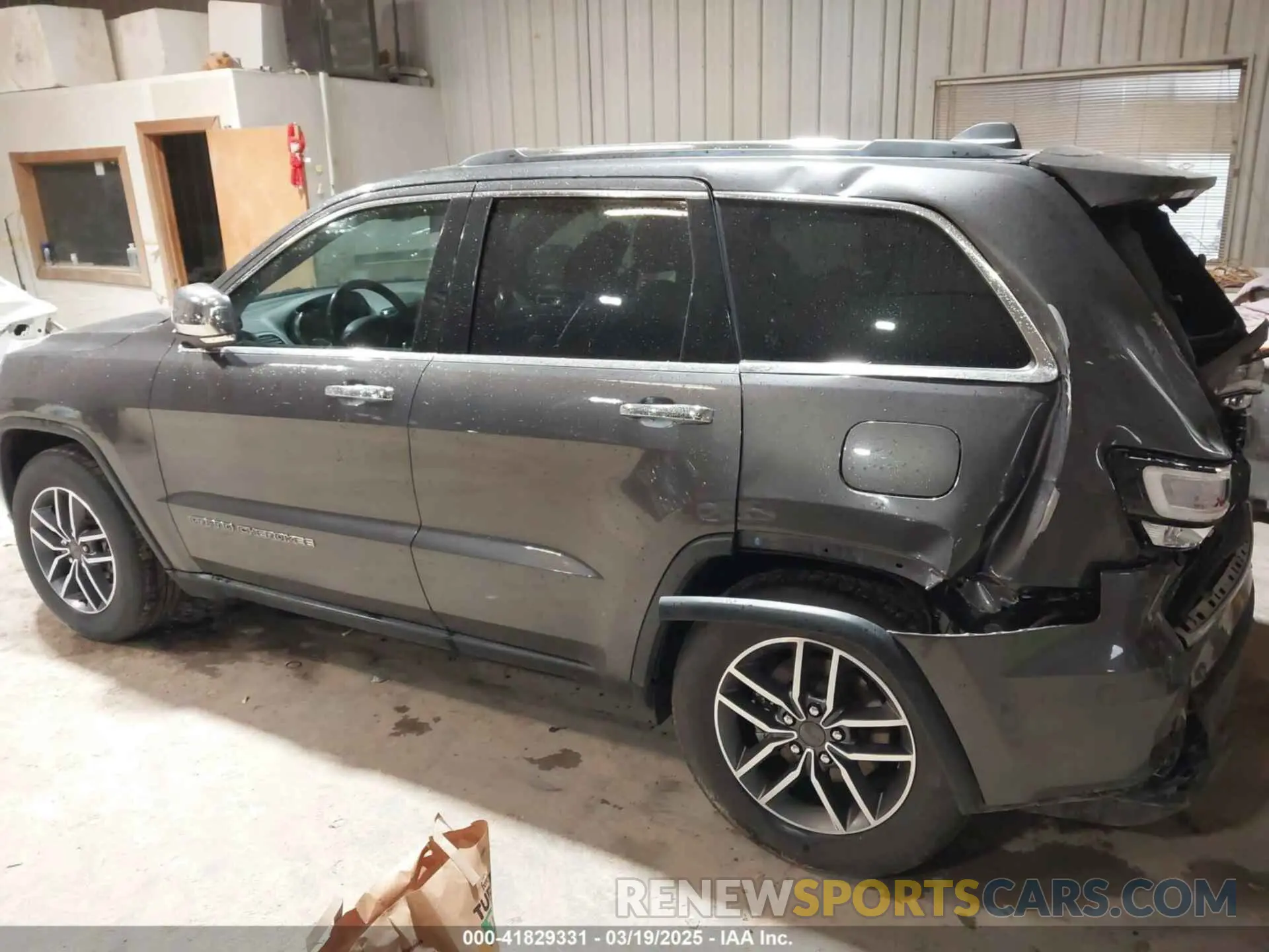 14 Photograph of a damaged car 1C4RJFBG7MC645198 JEEP GRAND CHEROKEE 2021