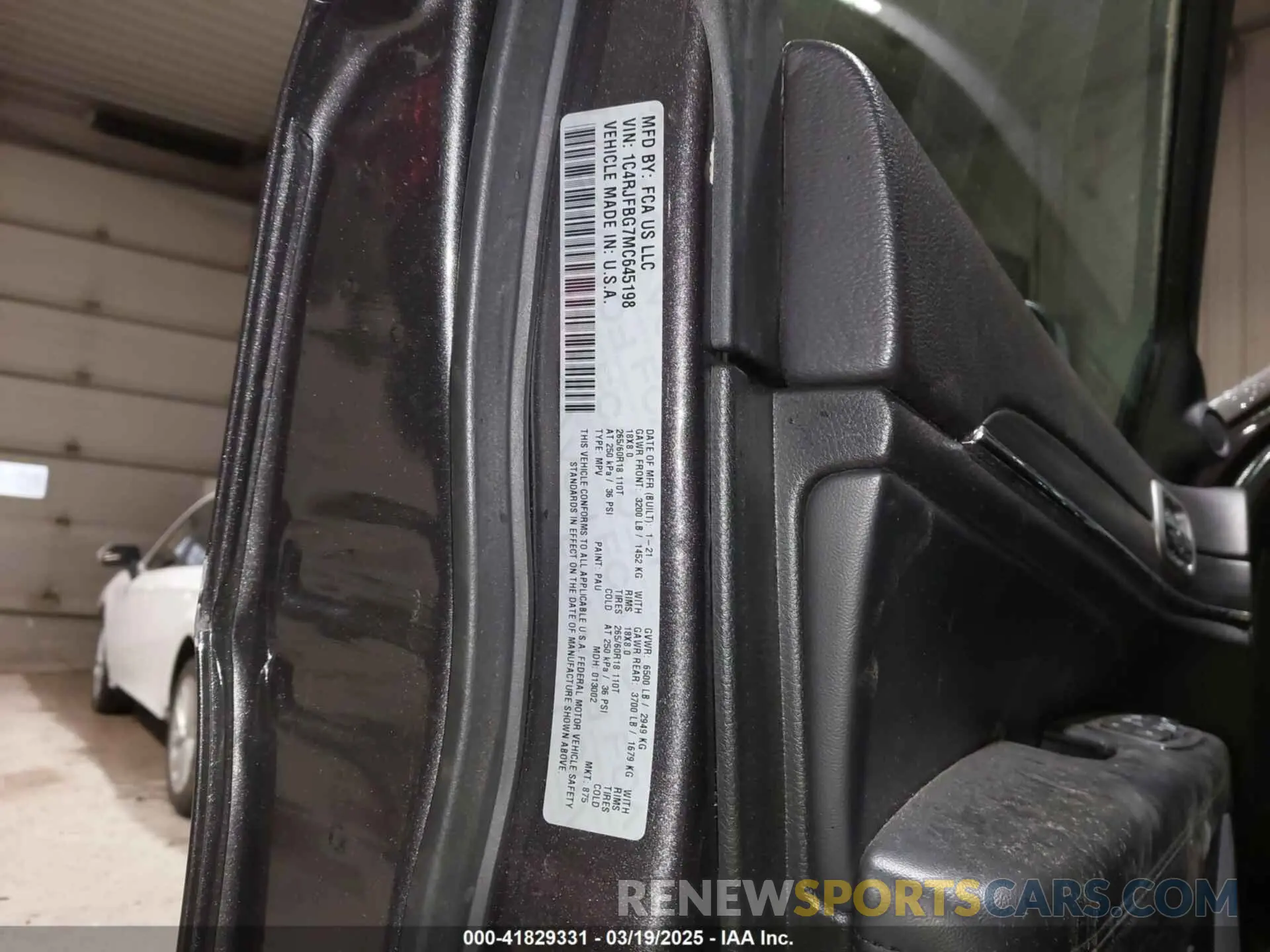 9 Photograph of a damaged car 1C4RJFBG7MC645198 JEEP GRAND CHEROKEE 2021