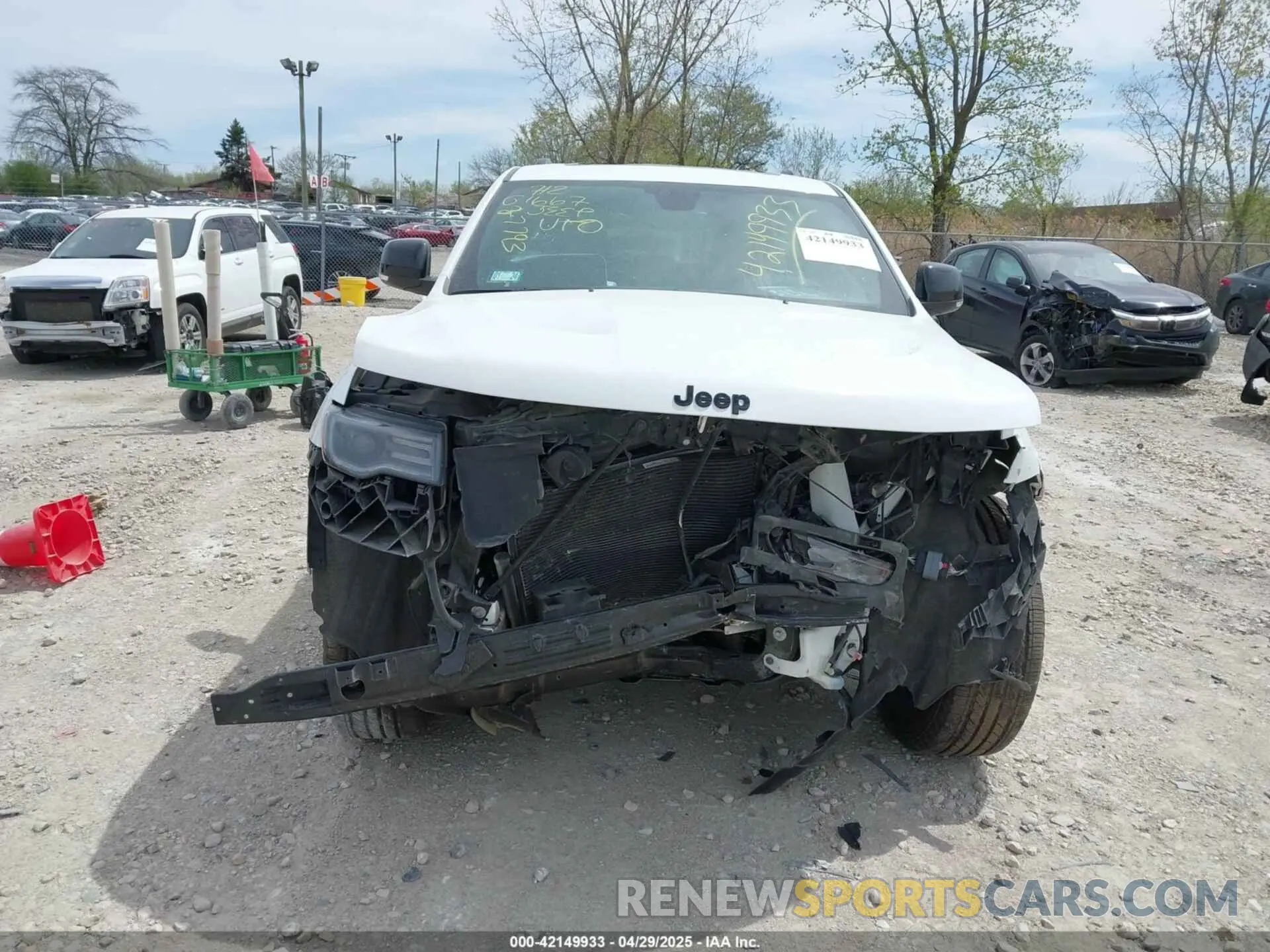 11 Photograph of a damaged car 1C4RJFBG7MC776339 JEEP GRAND CHEROKEE 2021