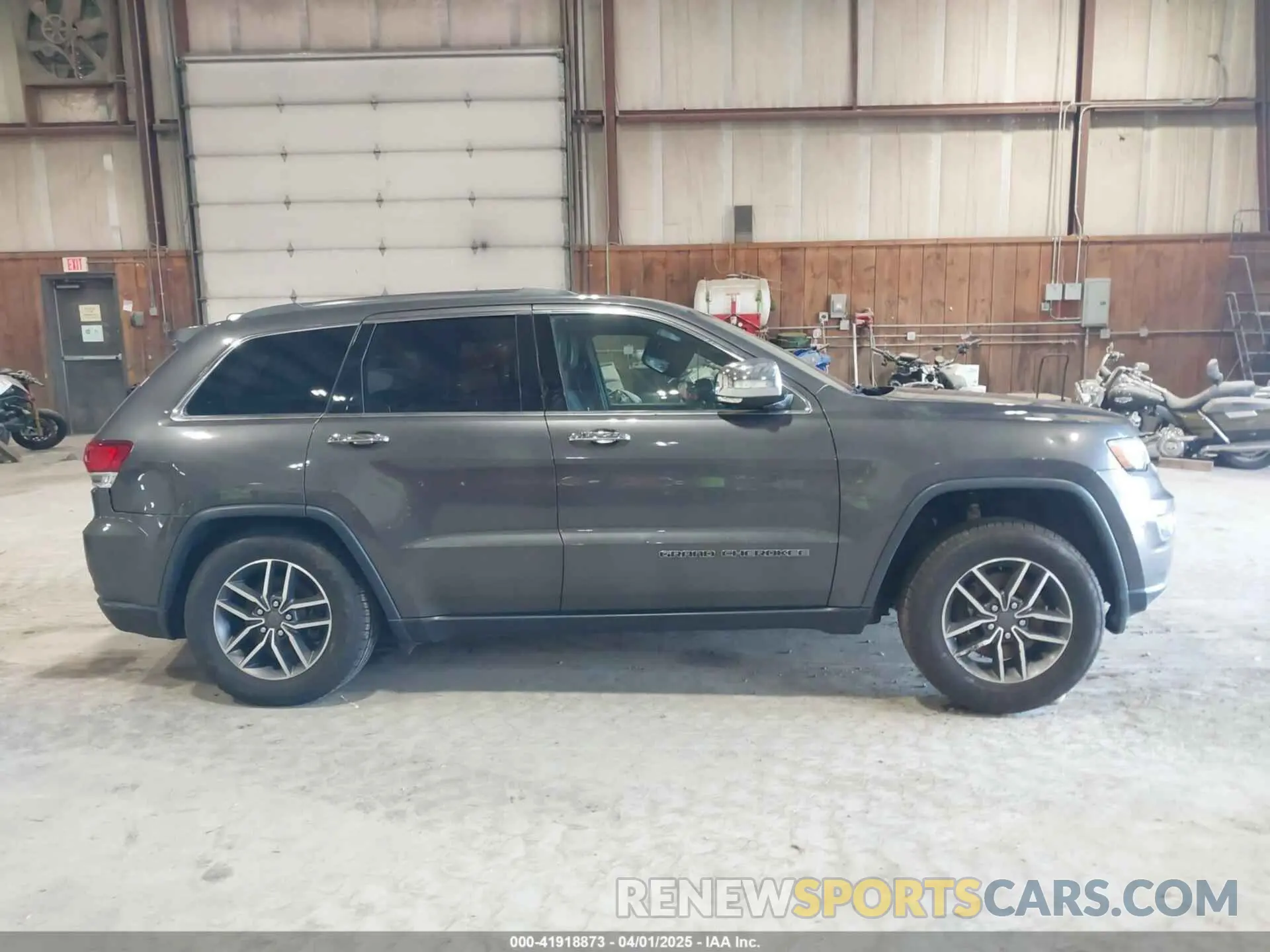 13 Photograph of a damaged car 1C4RJFBG8MC503264 JEEP GRAND CHEROKEE 2021