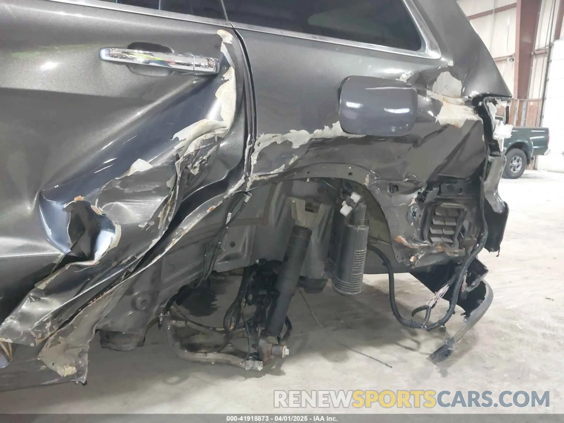 18 Photograph of a damaged car 1C4RJFBG8MC503264 JEEP GRAND CHEROKEE 2021
