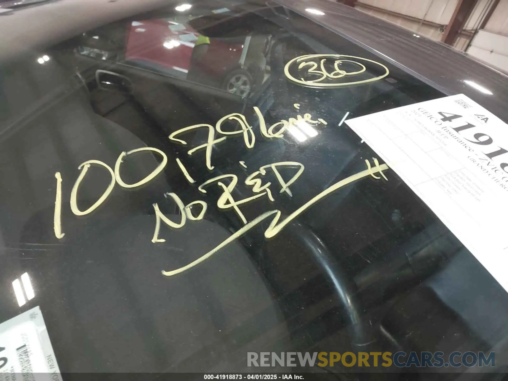 19 Photograph of a damaged car 1C4RJFBG8MC503264 JEEP GRAND CHEROKEE 2021