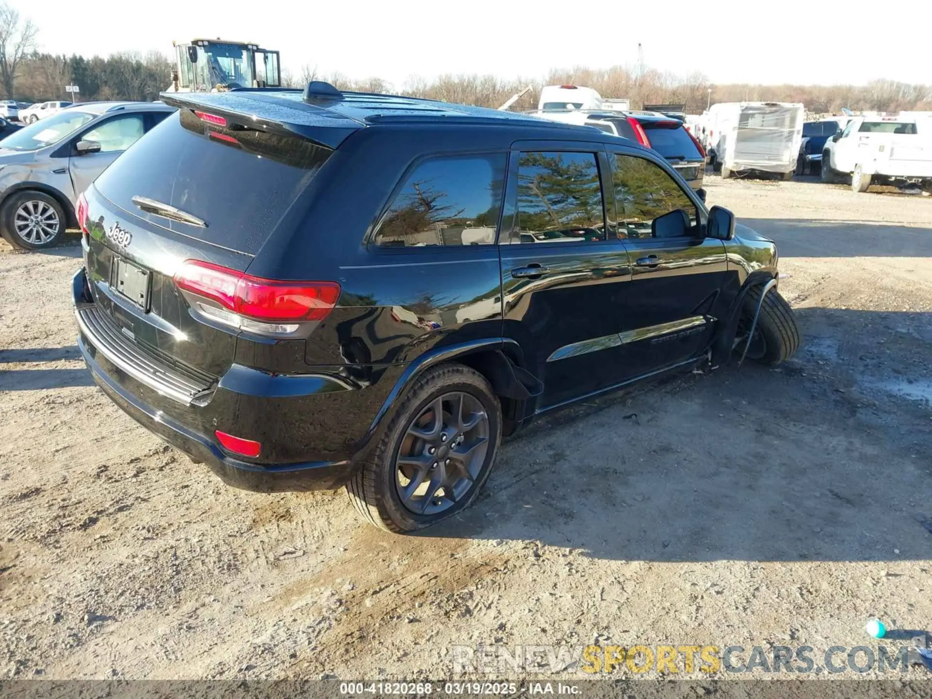 4 Photograph of a damaged car 1C4RJFBG8MC536748 JEEP GRAND CHEROKEE 2021