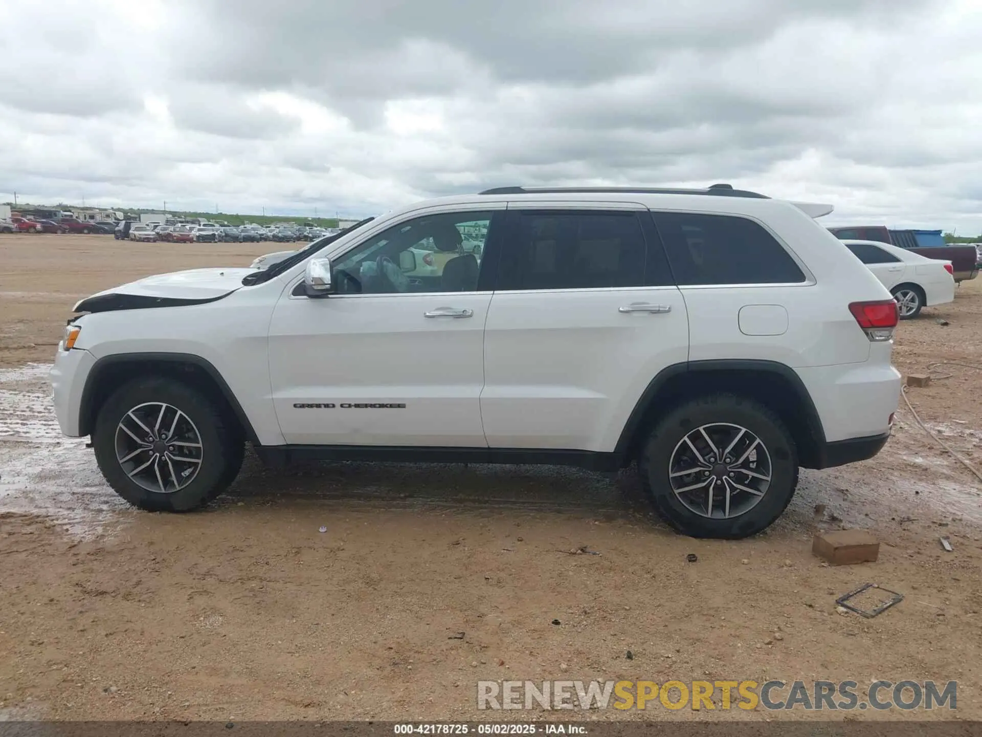 14 Photograph of a damaged car 1C4RJFBG8MC628068 JEEP GRAND CHEROKEE 2021