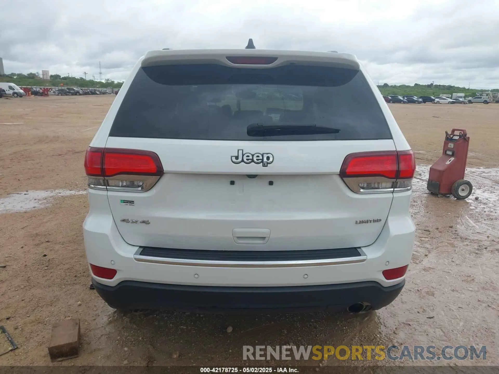 16 Photograph of a damaged car 1C4RJFBG8MC628068 JEEP GRAND CHEROKEE 2021