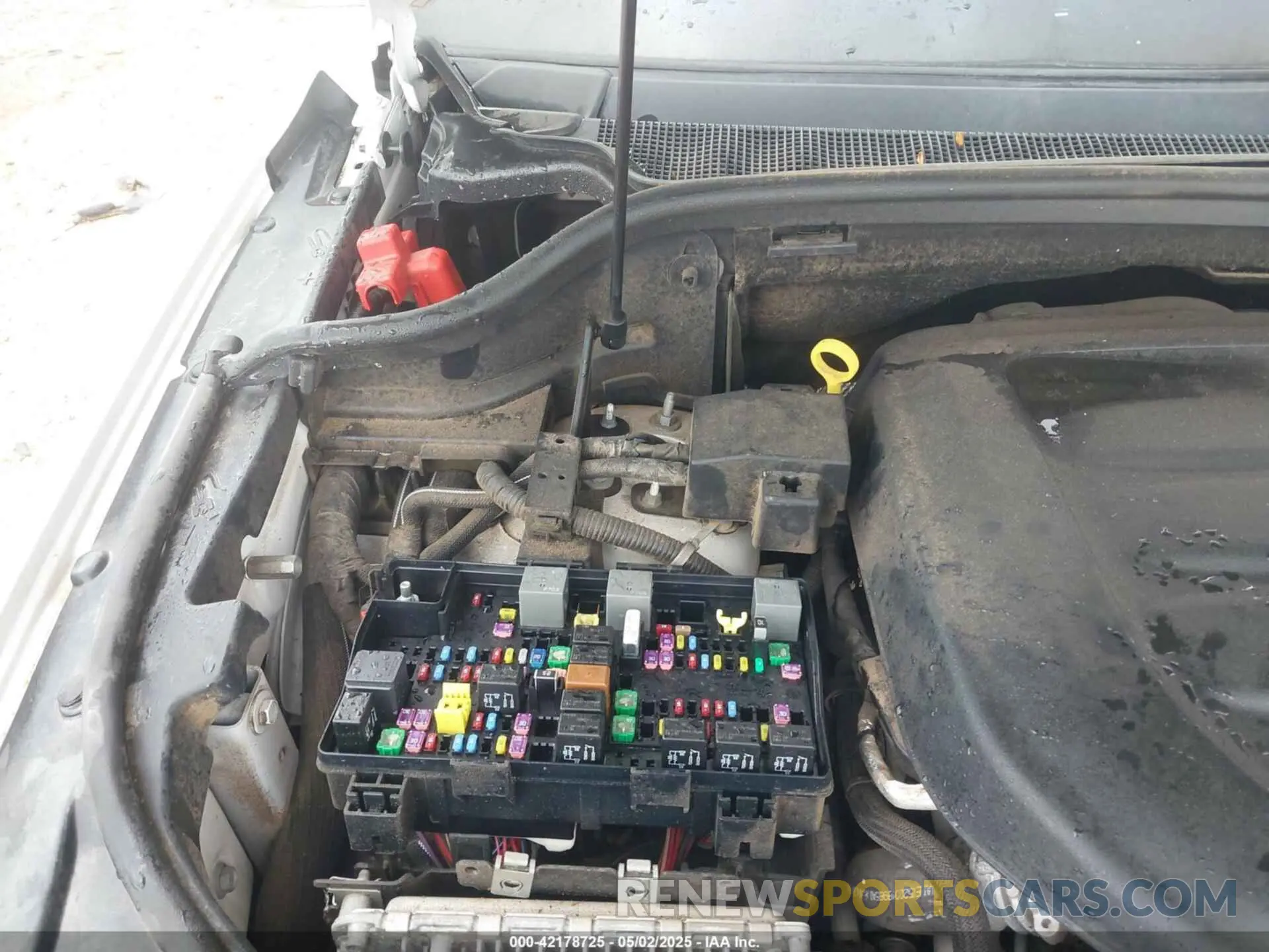 17 Photograph of a damaged car 1C4RJFBG8MC628068 JEEP GRAND CHEROKEE 2021