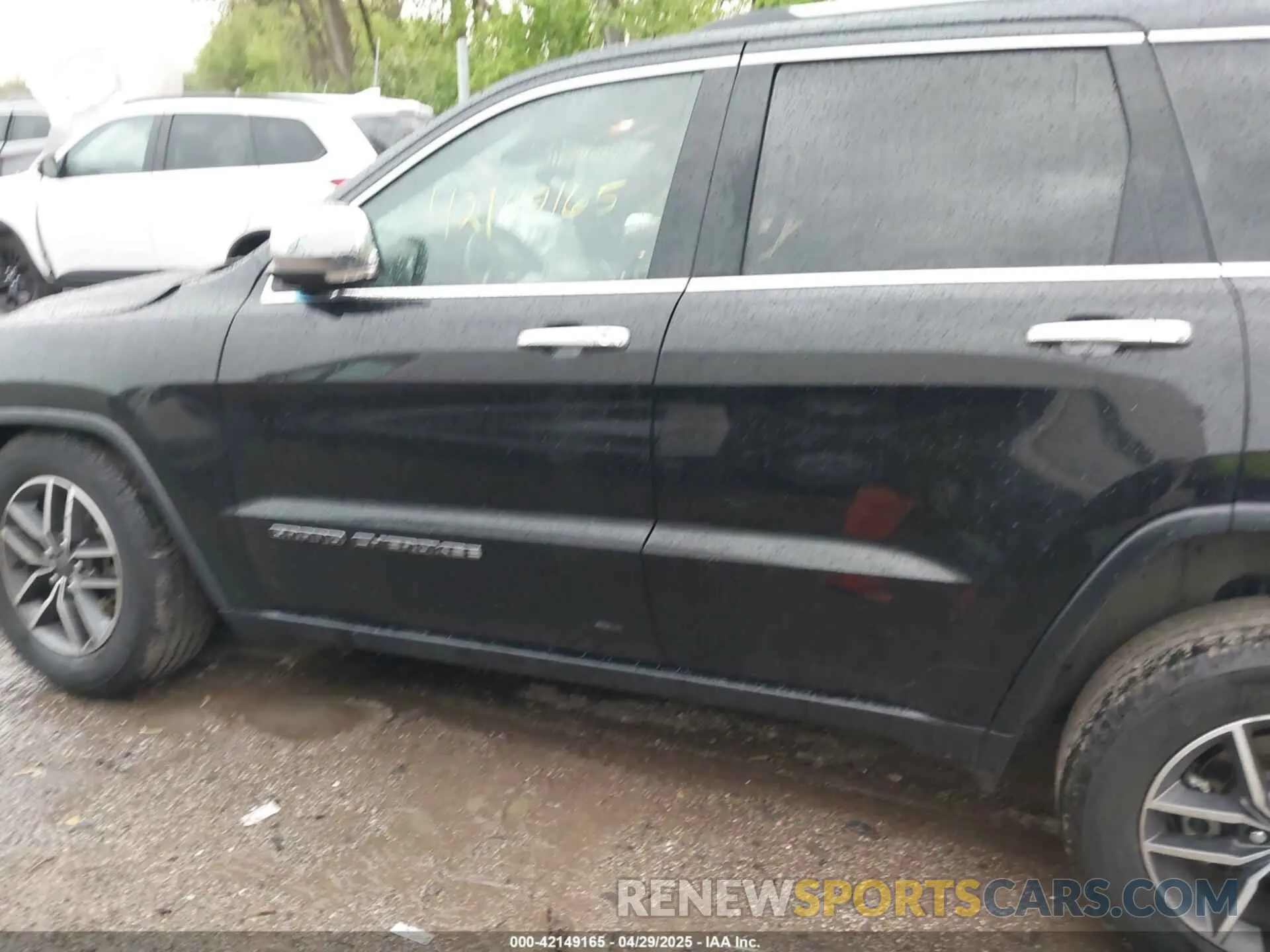 14 Photograph of a damaged car 1C4RJFBG9MC779517 JEEP GRAND CHEROKEE 2021