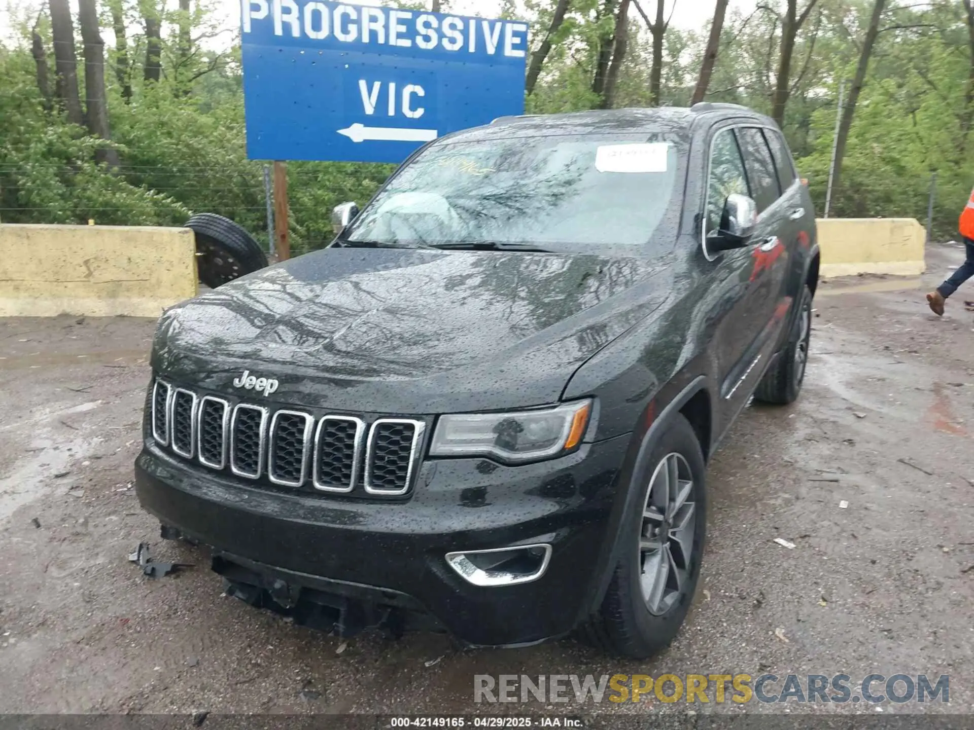 2 Photograph of a damaged car 1C4RJFBG9MC779517 JEEP GRAND CHEROKEE 2021