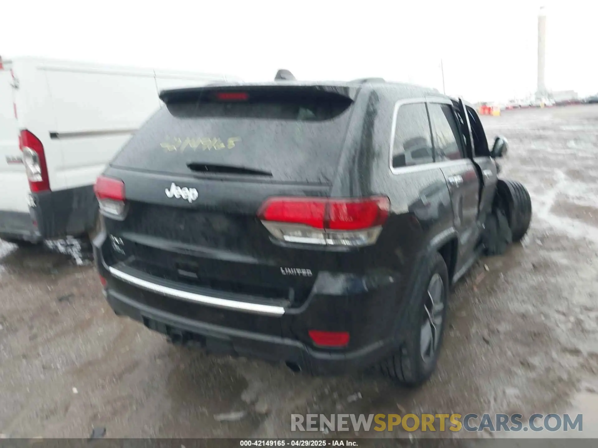 4 Photograph of a damaged car 1C4RJFBG9MC779517 JEEP GRAND CHEROKEE 2021