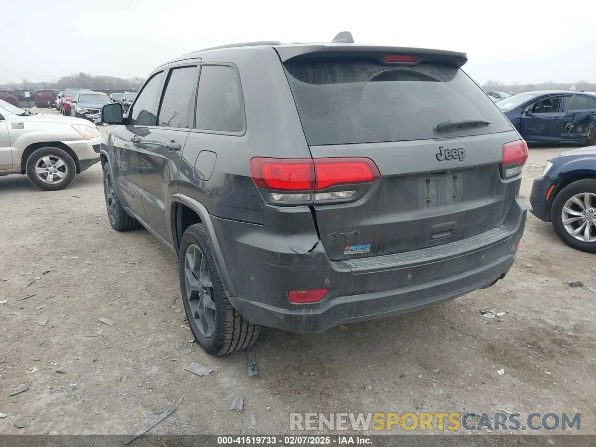 6 Photograph of a damaged car 1C4RJFBGXMC621817 JEEP GRAND CHEROKEE 2021