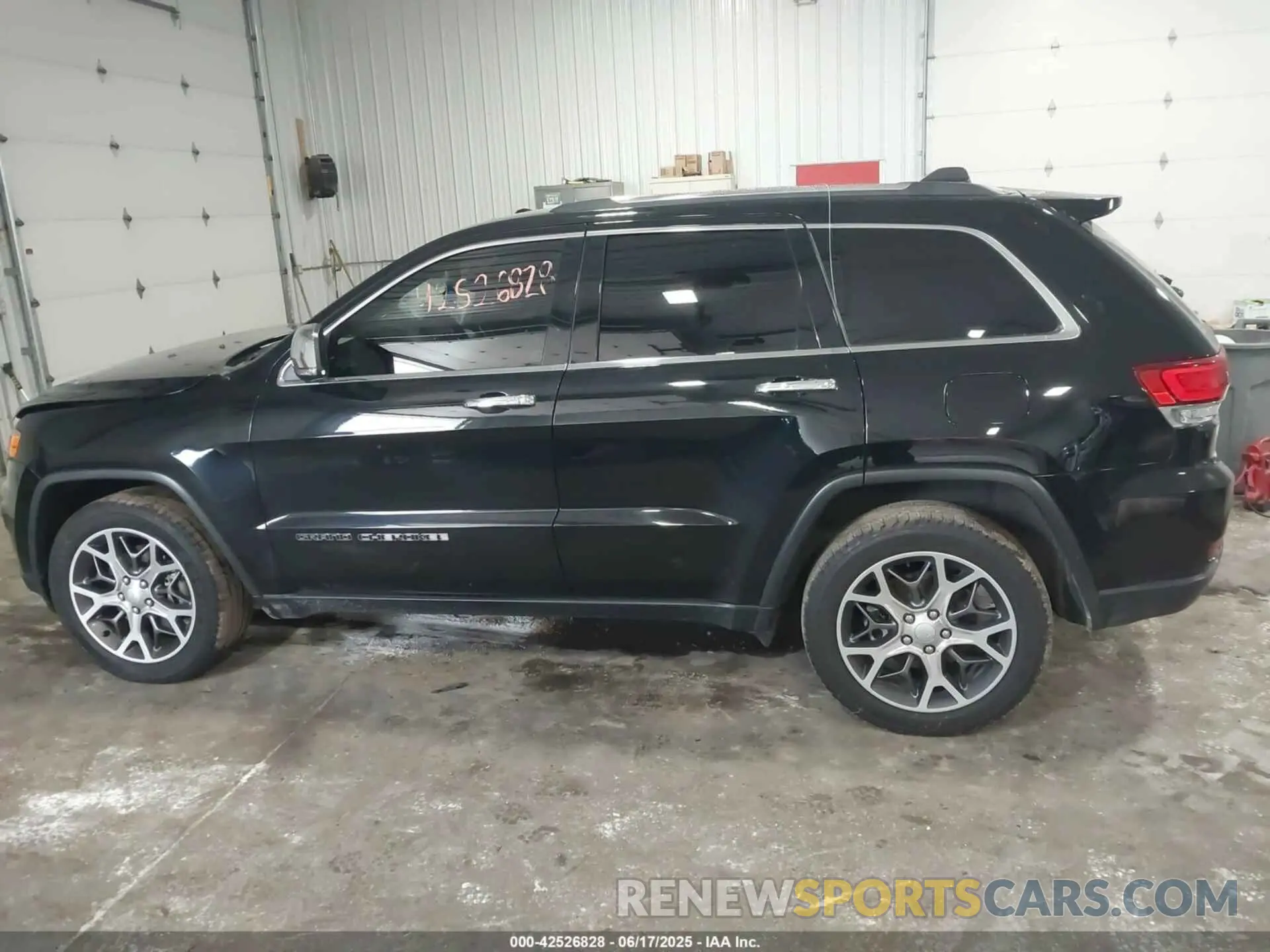 13 Photograph of a damaged car 1C4RJFBGXMC774892 JEEP GRAND CHEROKEE 2021