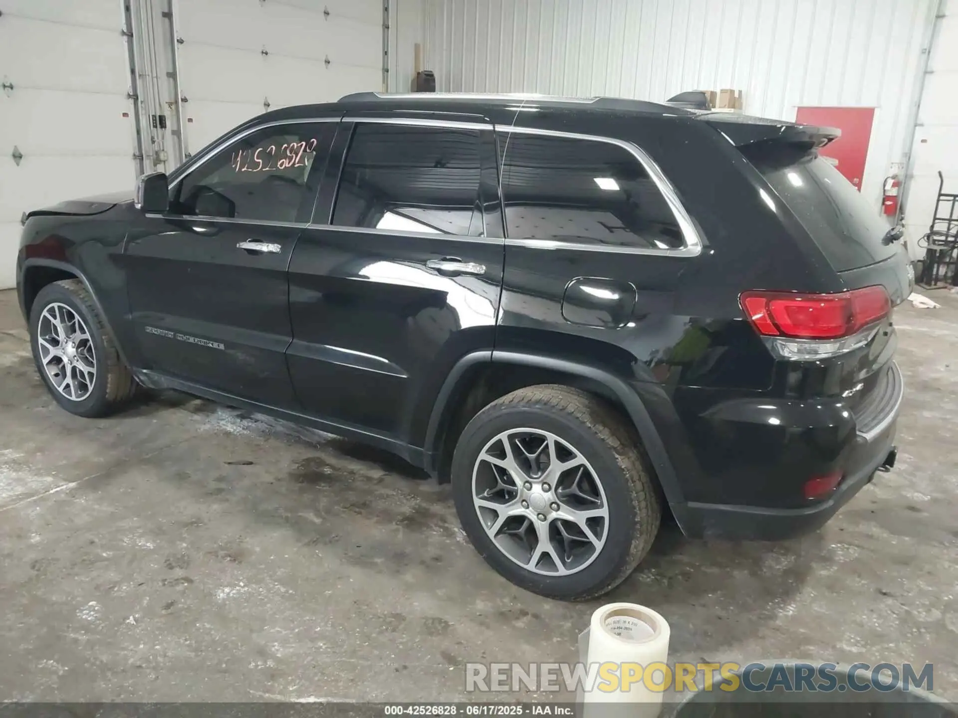 3 Photograph of a damaged car 1C4RJFBGXMC774892 JEEP GRAND CHEROKEE 2021
