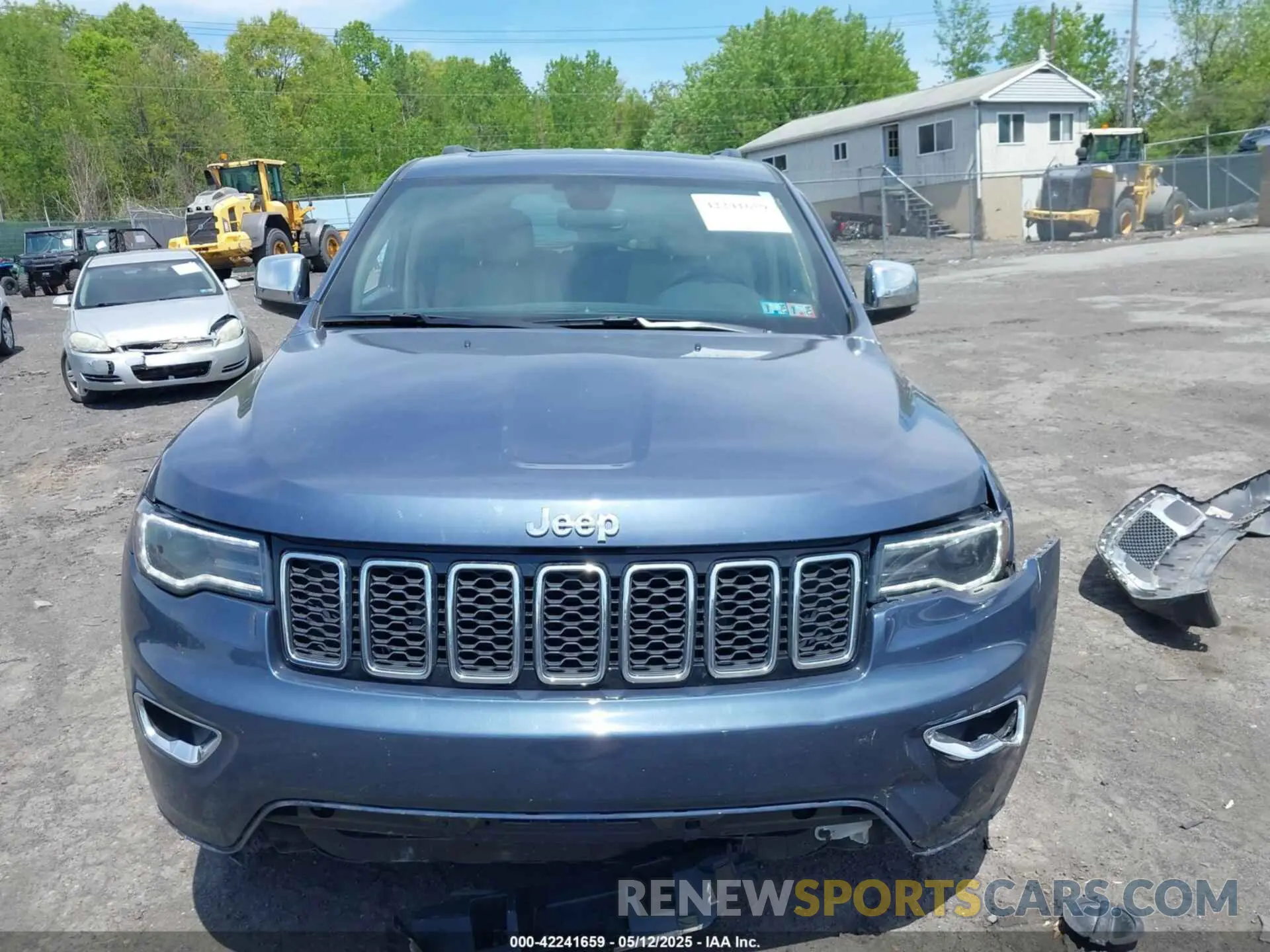 12 Photograph of a damaged car 1C4RJFBGXMC775539 JEEP GRAND CHEROKEE 2021