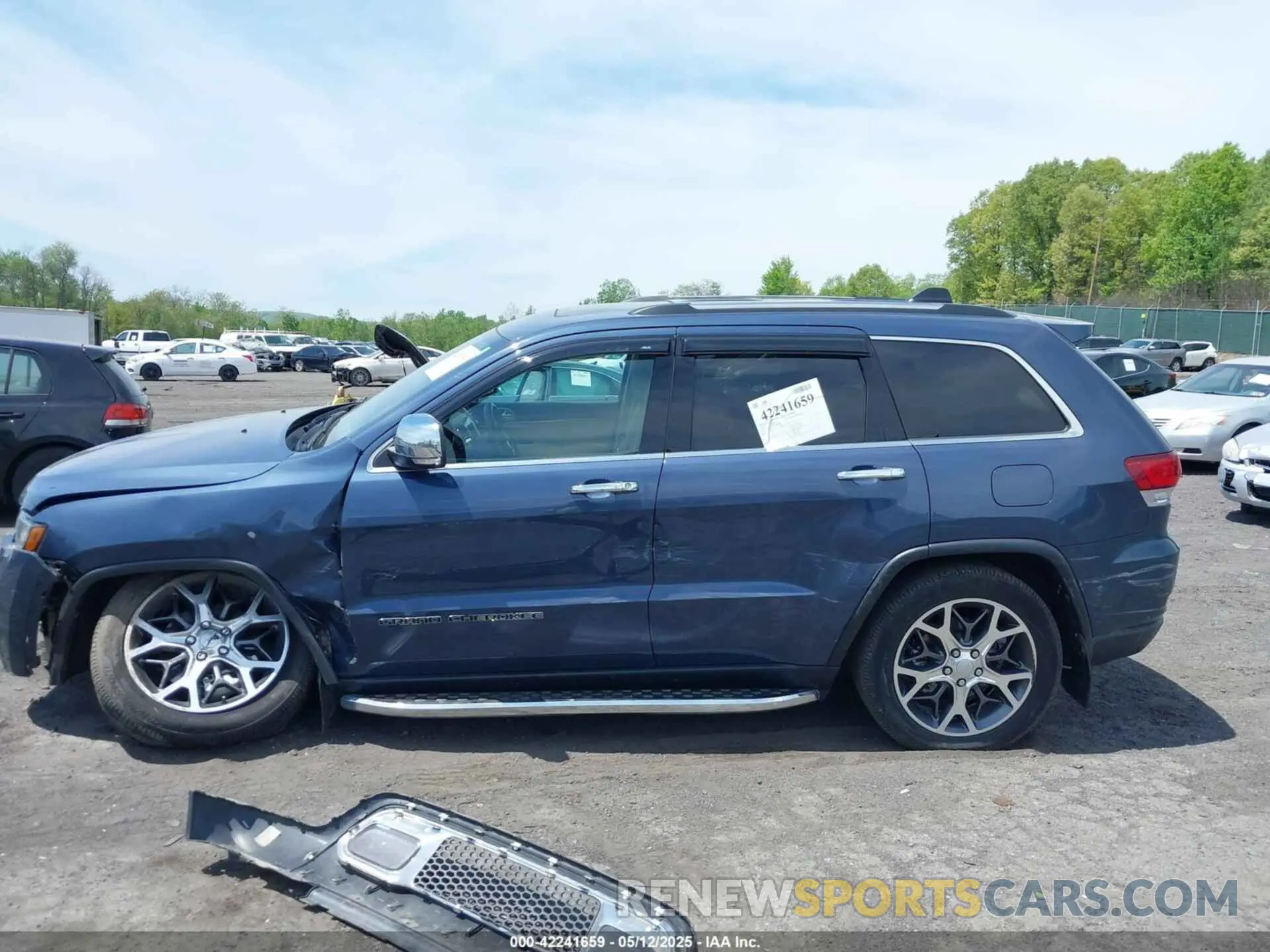 14 Photograph of a damaged car 1C4RJFBGXMC775539 JEEP GRAND CHEROKEE 2021